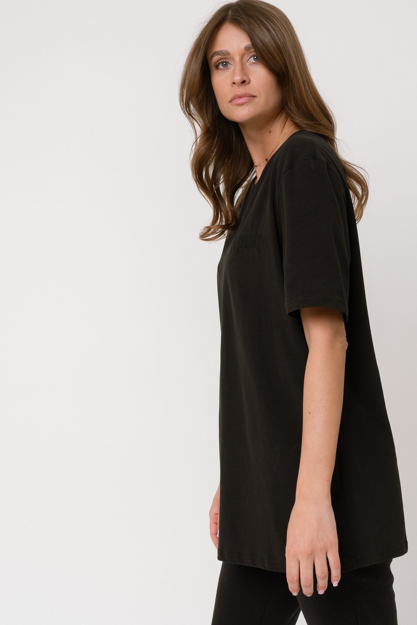 T-SHIRT OVERSIZE CZARNY- HURON