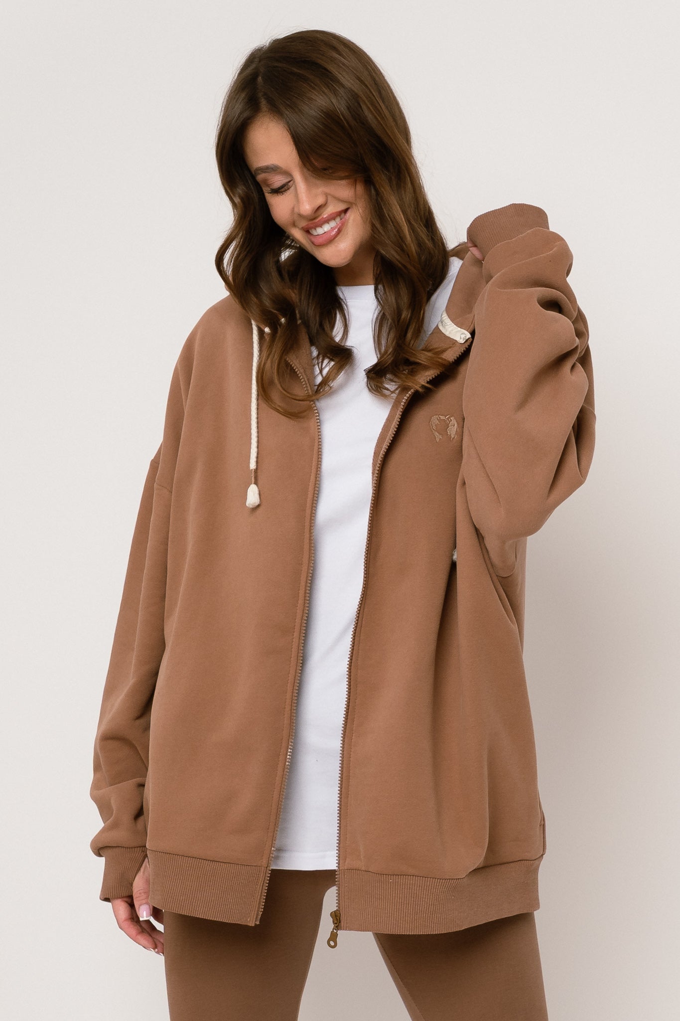 BLUZA Z KAPTUREM ROZPINANA BRĄZOWA - NIKO