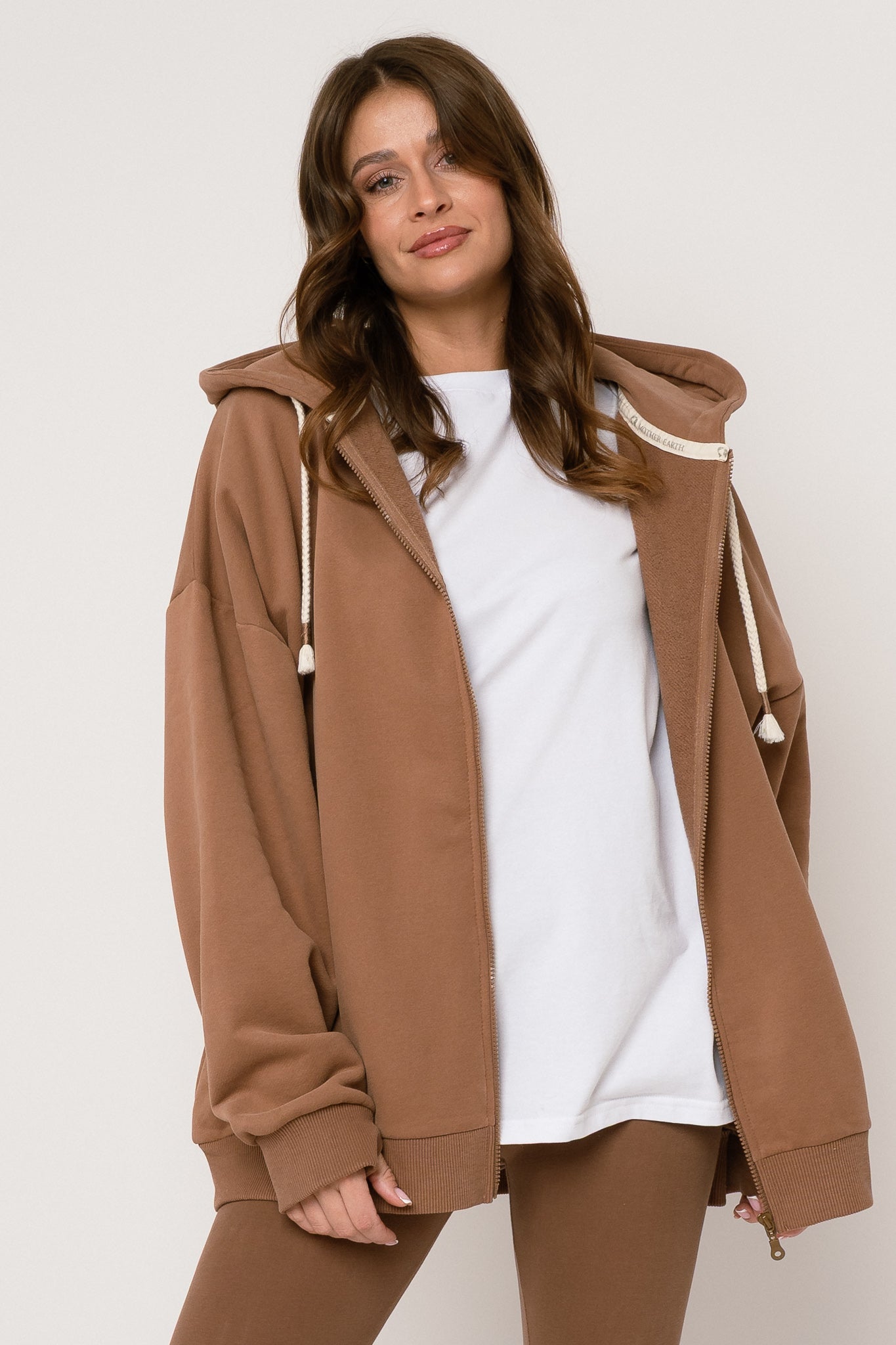 BLUZA Z KAPTUREM ROZPINANA BRĄZOWA - NIKO