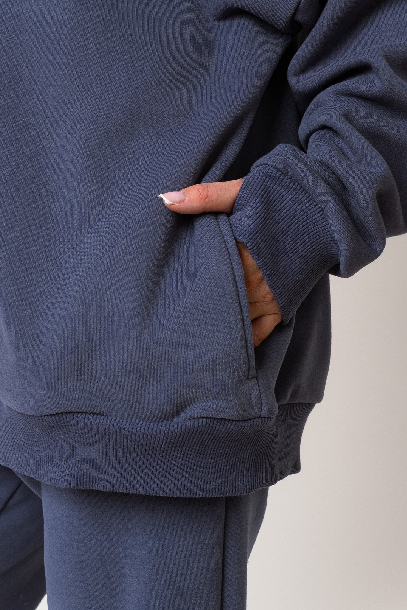 BLUZA Z KAPTUREM ROZPINANA GRANATOWA - NIKO