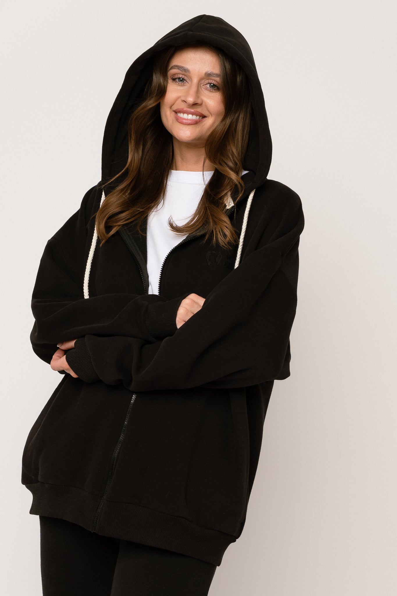 BLUZA Z KAPTUREM ROZPINANA CZARNA - NIKO