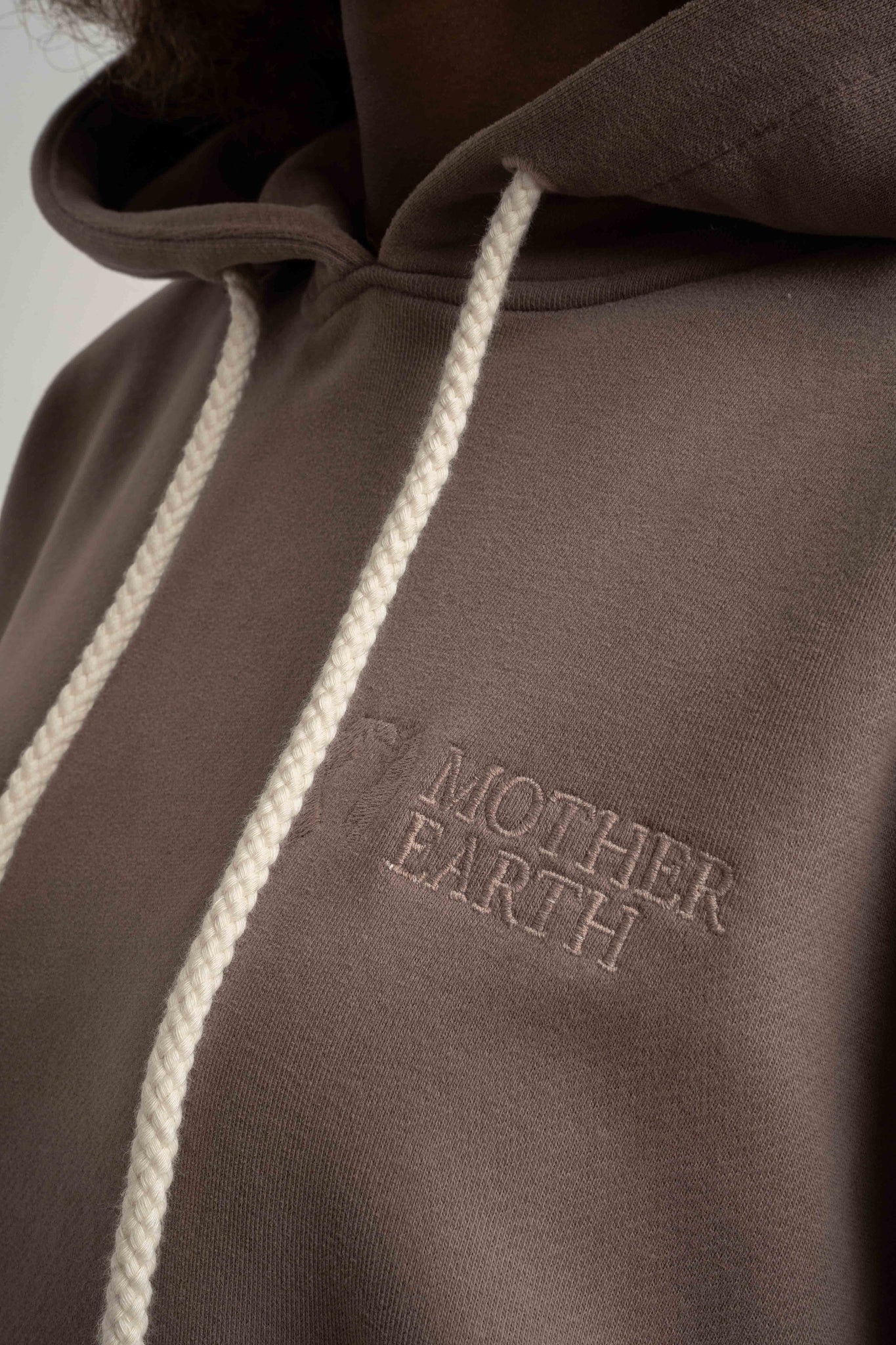 BLUZA Z KAPTUREM CAPPUCCINO - MOHELI