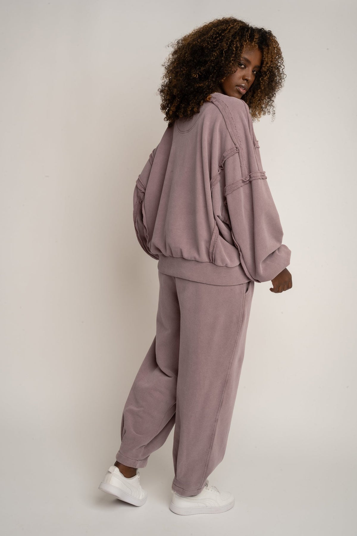 BLUZA CREWNECK Z EFEKTEM WASHED WRZOSOWA - DALARNA
