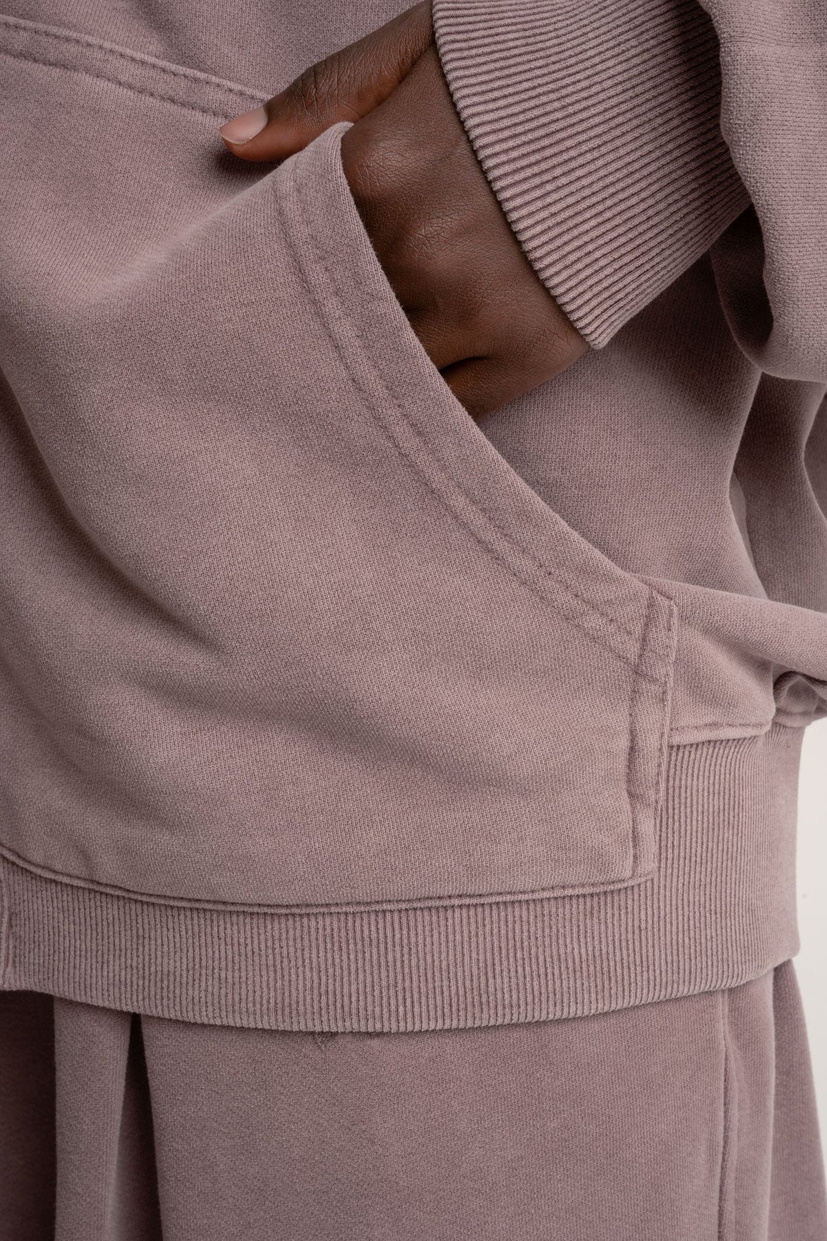 BLUZA OVERSIZE Z KAPTUREM Z EFEKTEM WASHED WRZOSOWA - TRONDHEIM