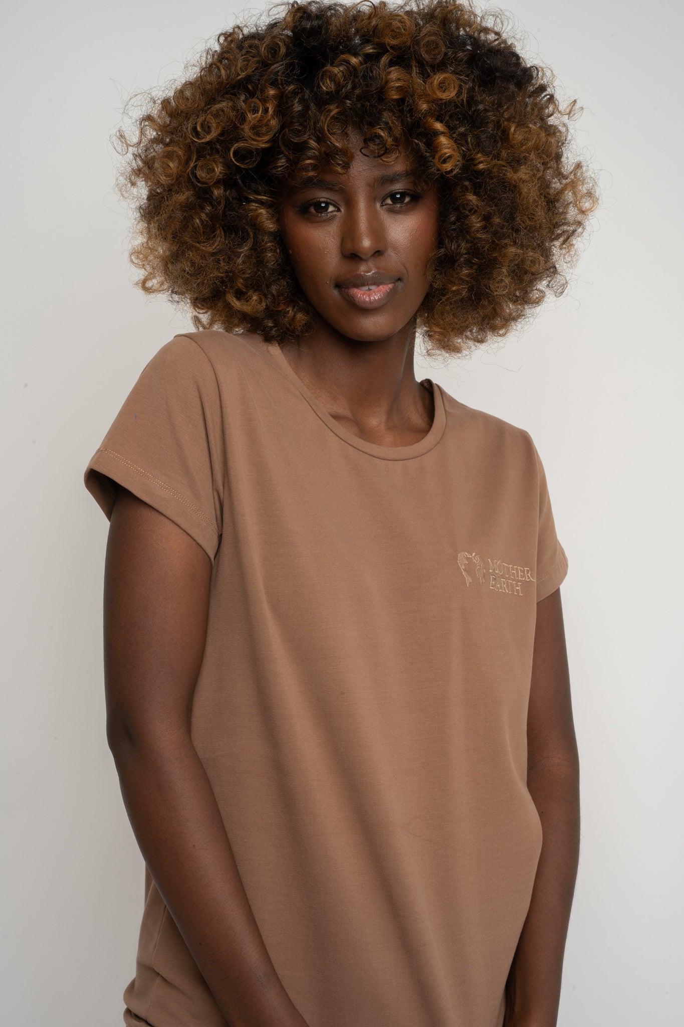 T-SHIRT DAMSKI BRĄZOWY- PETIT