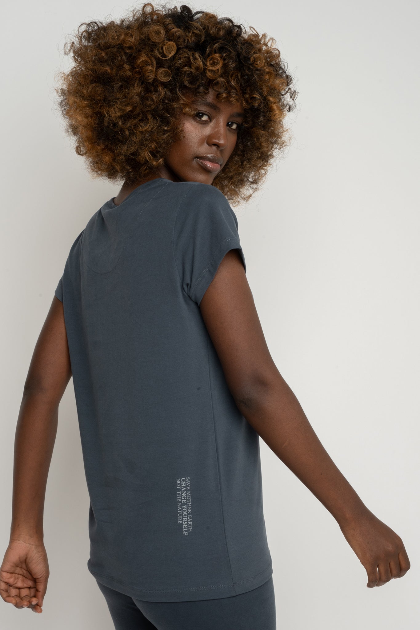 T-SHIRT DAMSKI GRAFITOWY - PETIT