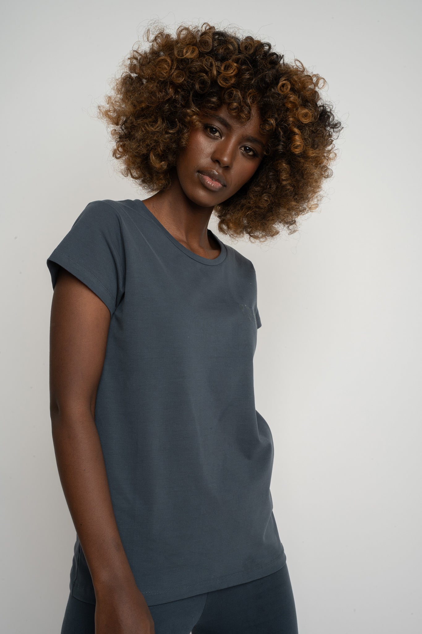 T-SHIRT DAMSKI GRAFITOWY - PETIT