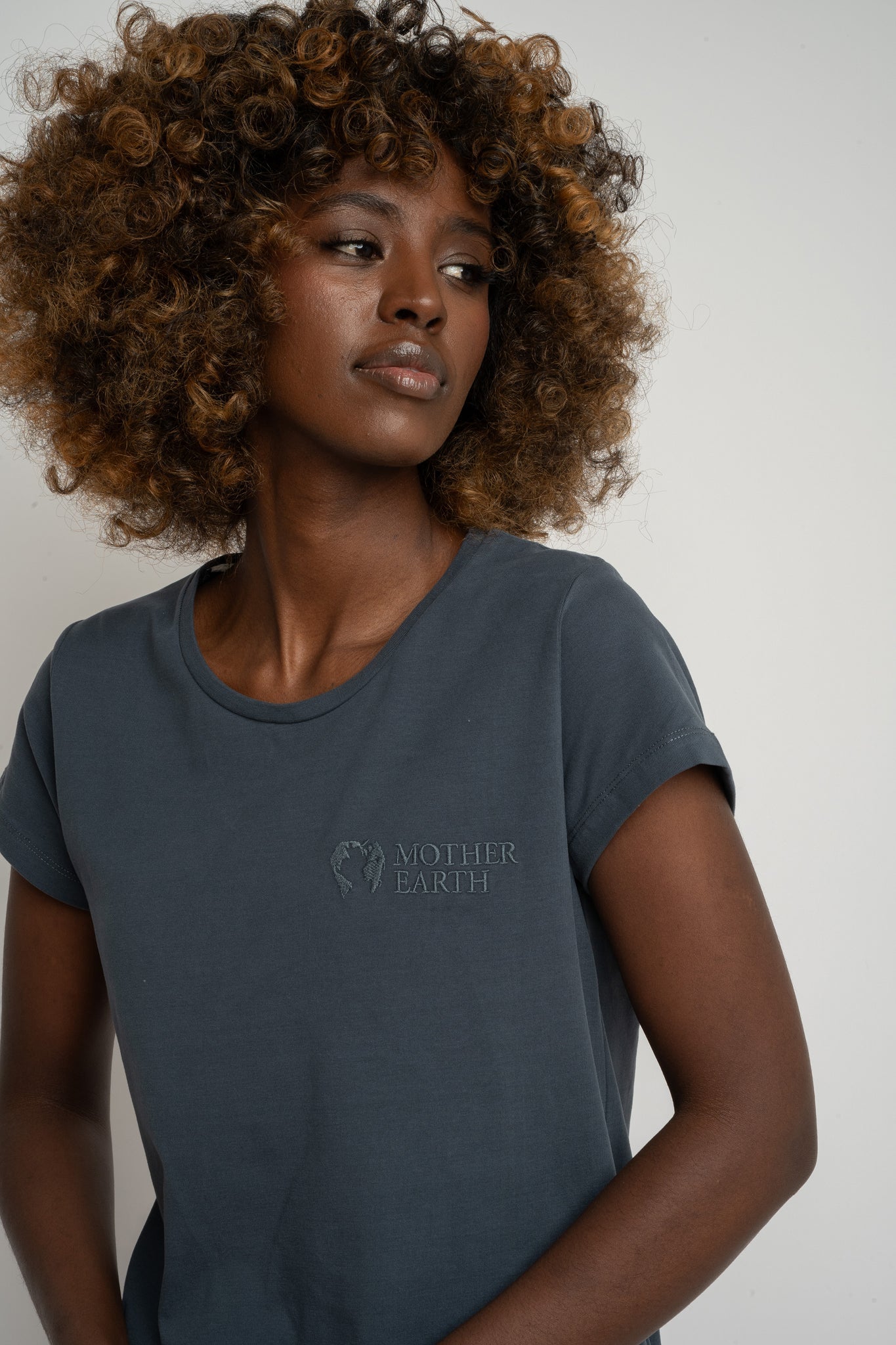 T-SHIRT DAMSKI GRAFITOWY - PETIT