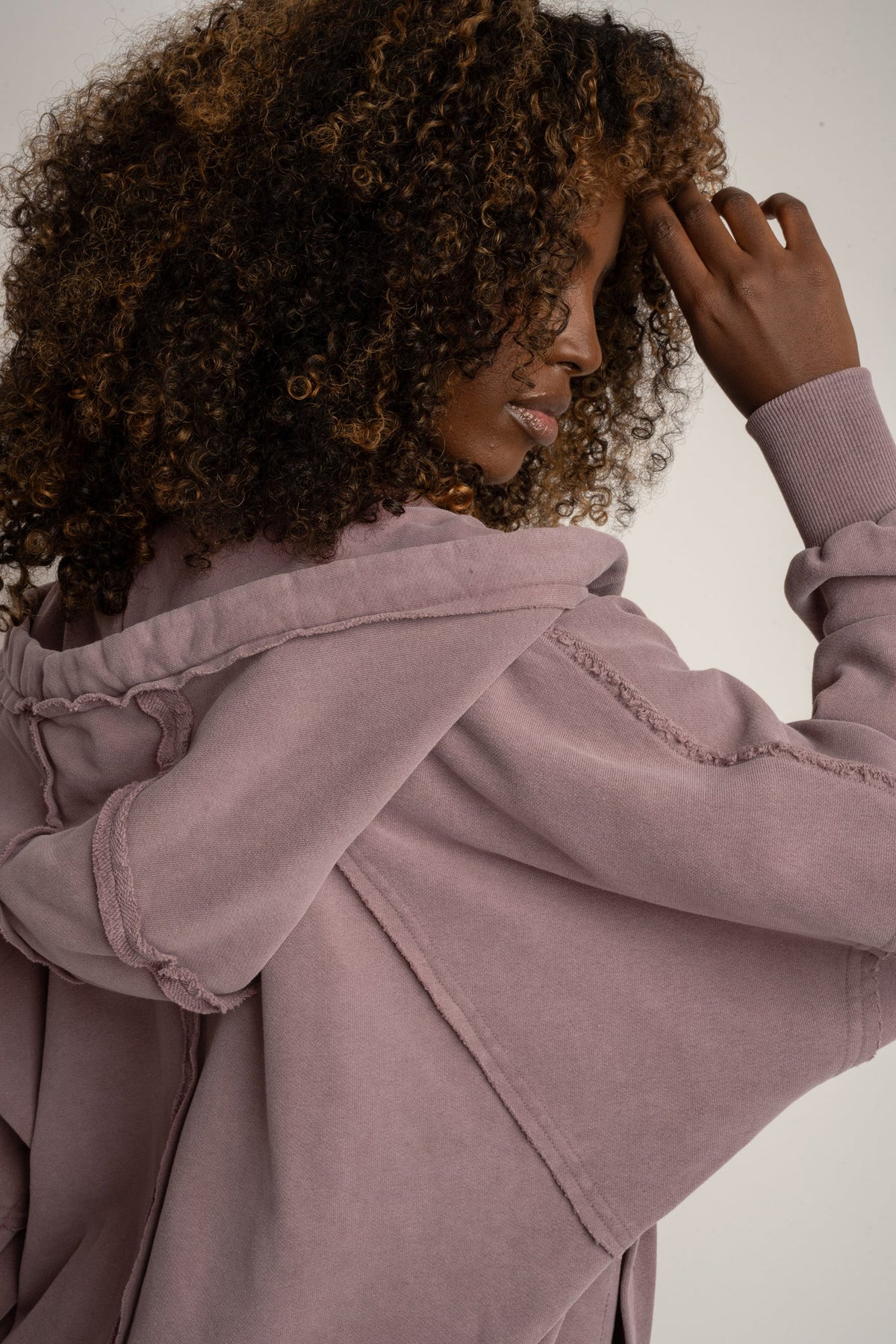 ROZPINANA BLUZA Z KAPTUREM Z EFEKTEM WASHED WRZOSOWA - NARVIK
