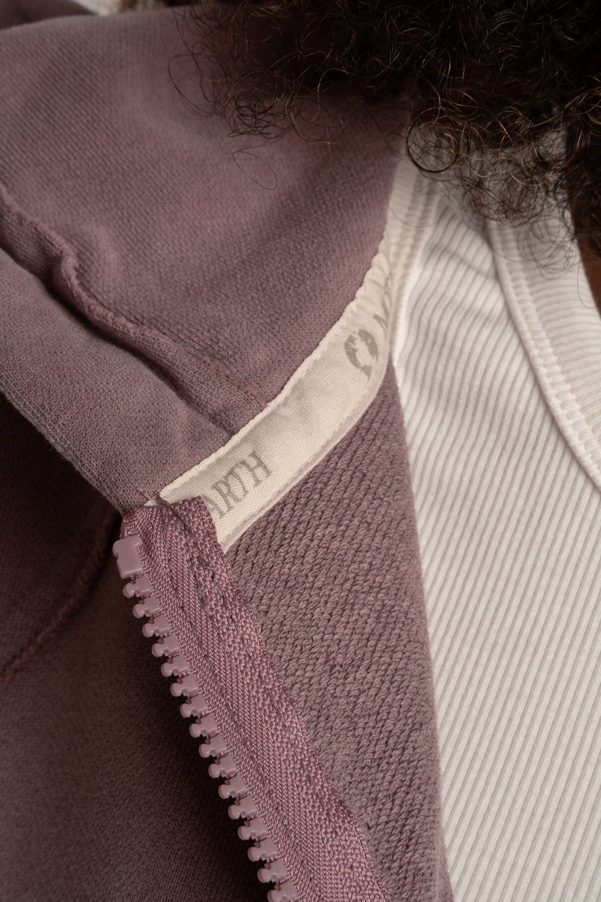 ROZPINANA BLUZA Z KAPTUREM Z EFEKTEM WASHED WRZOSOWA - NARVIK
