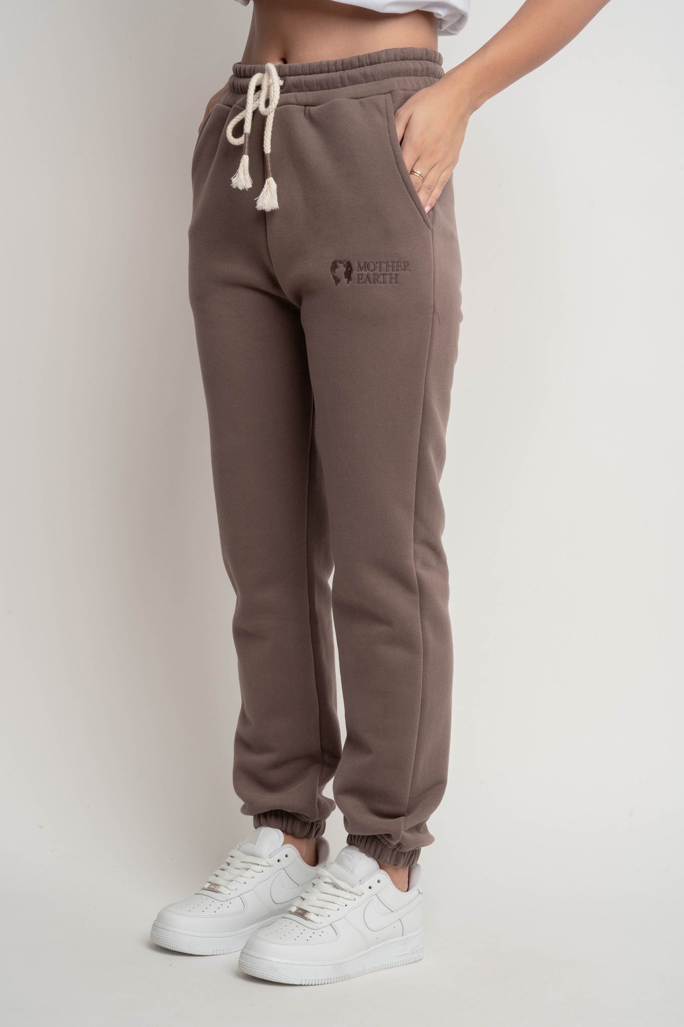 SPODNIE DRESOWE REGULAR FIT CAPPUCCINO - MILOS