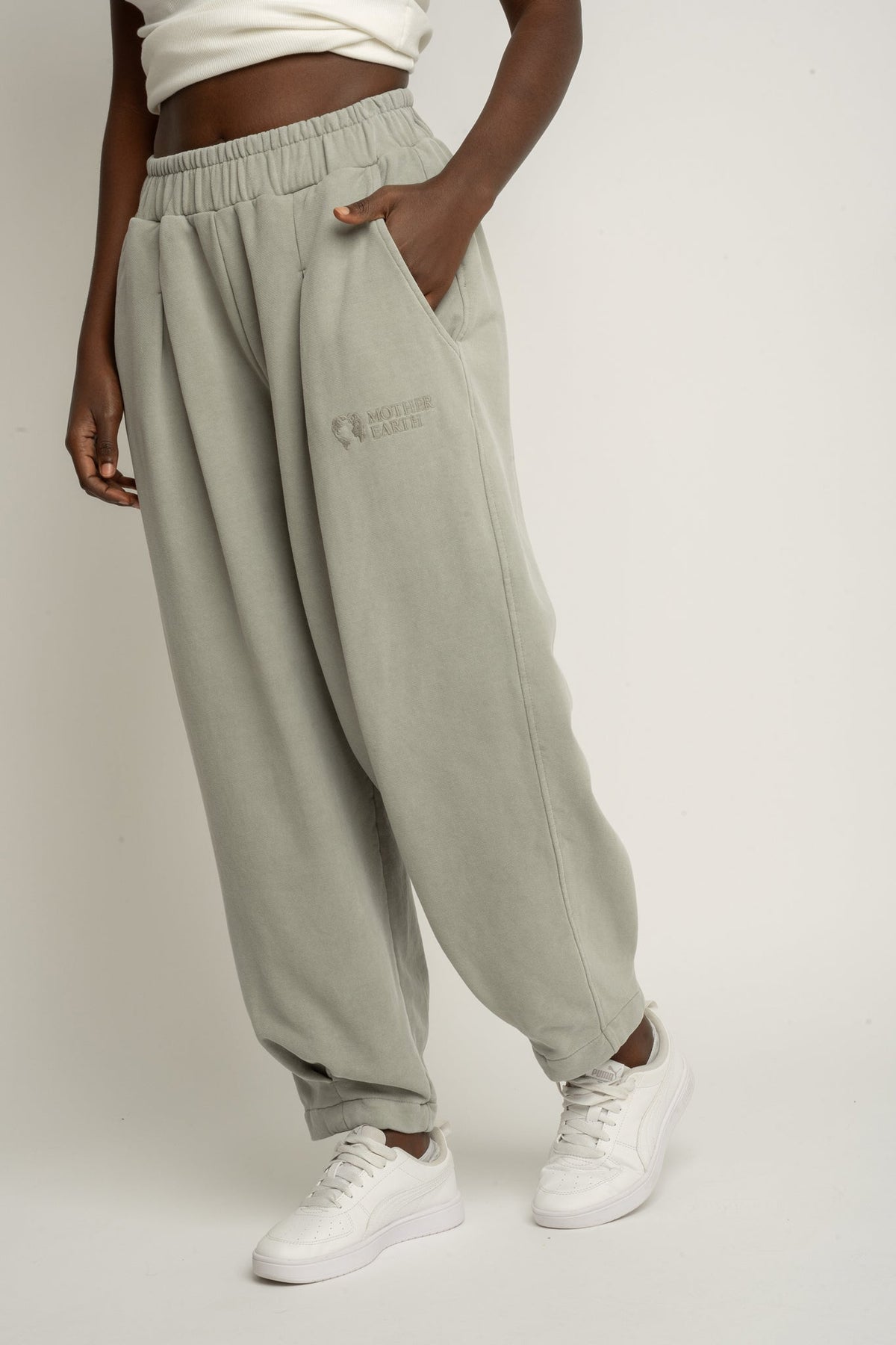 BALLOON FIT SWEATPANTS WITH WASHED EFFECT OLIVE - RIBE PETIT