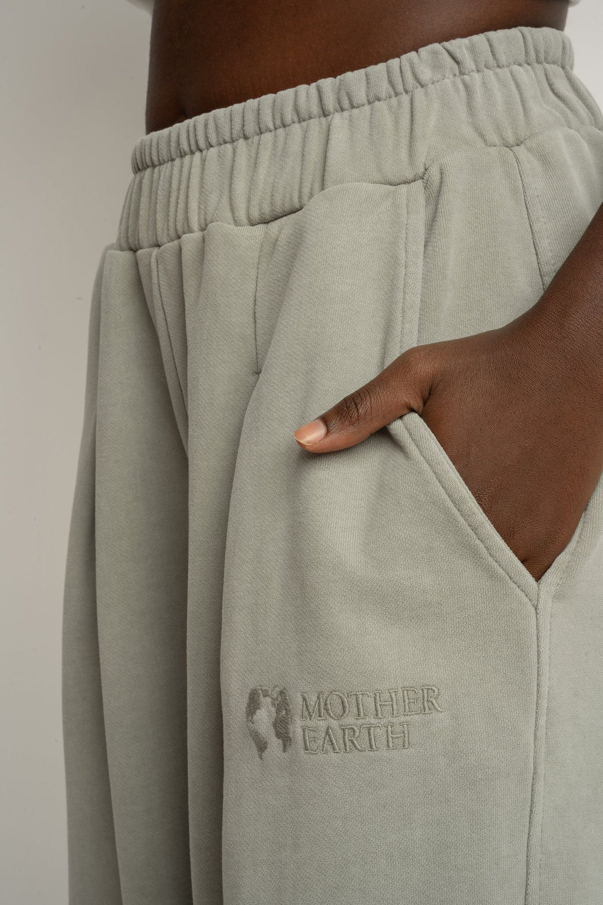 BALLOON FIT SWEATPANTS WITH WASHED EFFECT OLIVE - RIBE PETIT