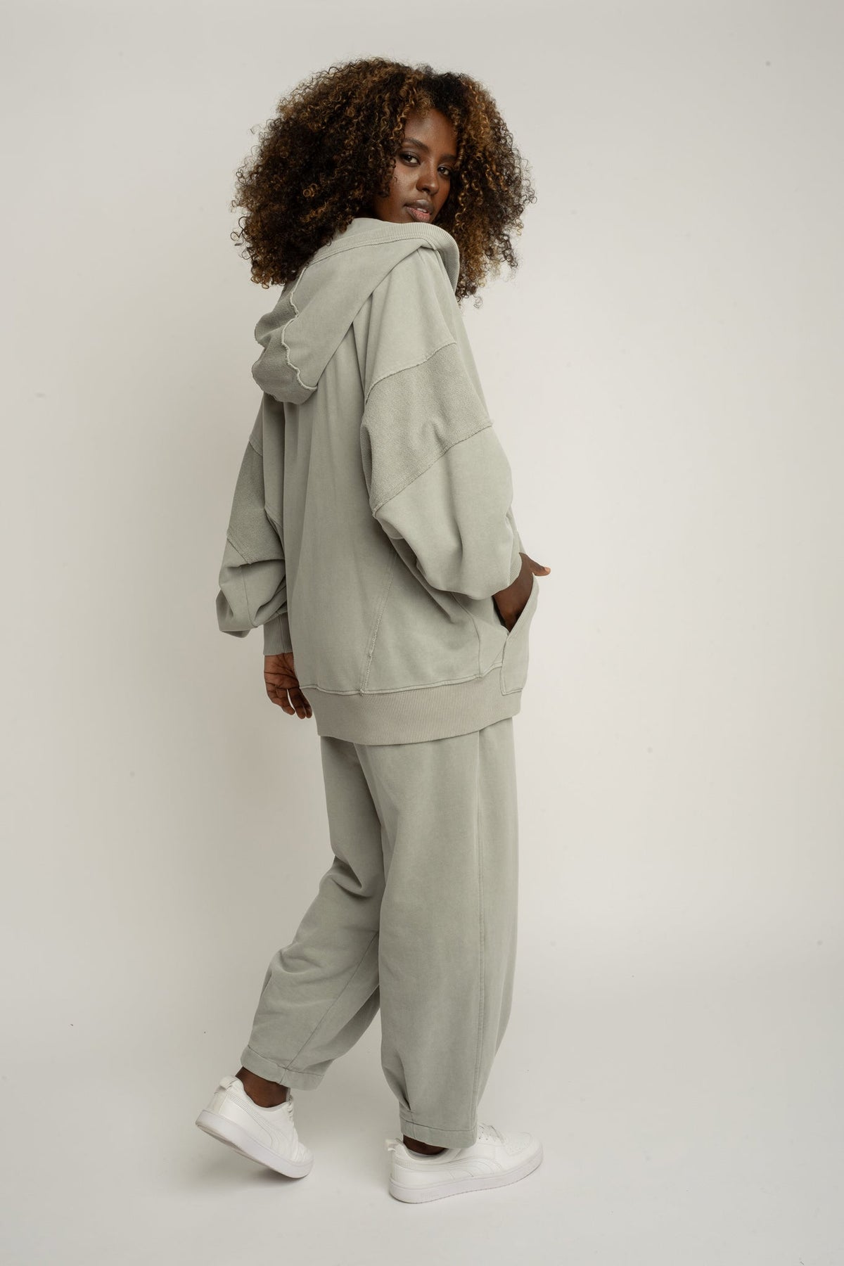 OVERSIZED HOODIE WITH WASHED EFFECT OLIVE - TRONDHEIM