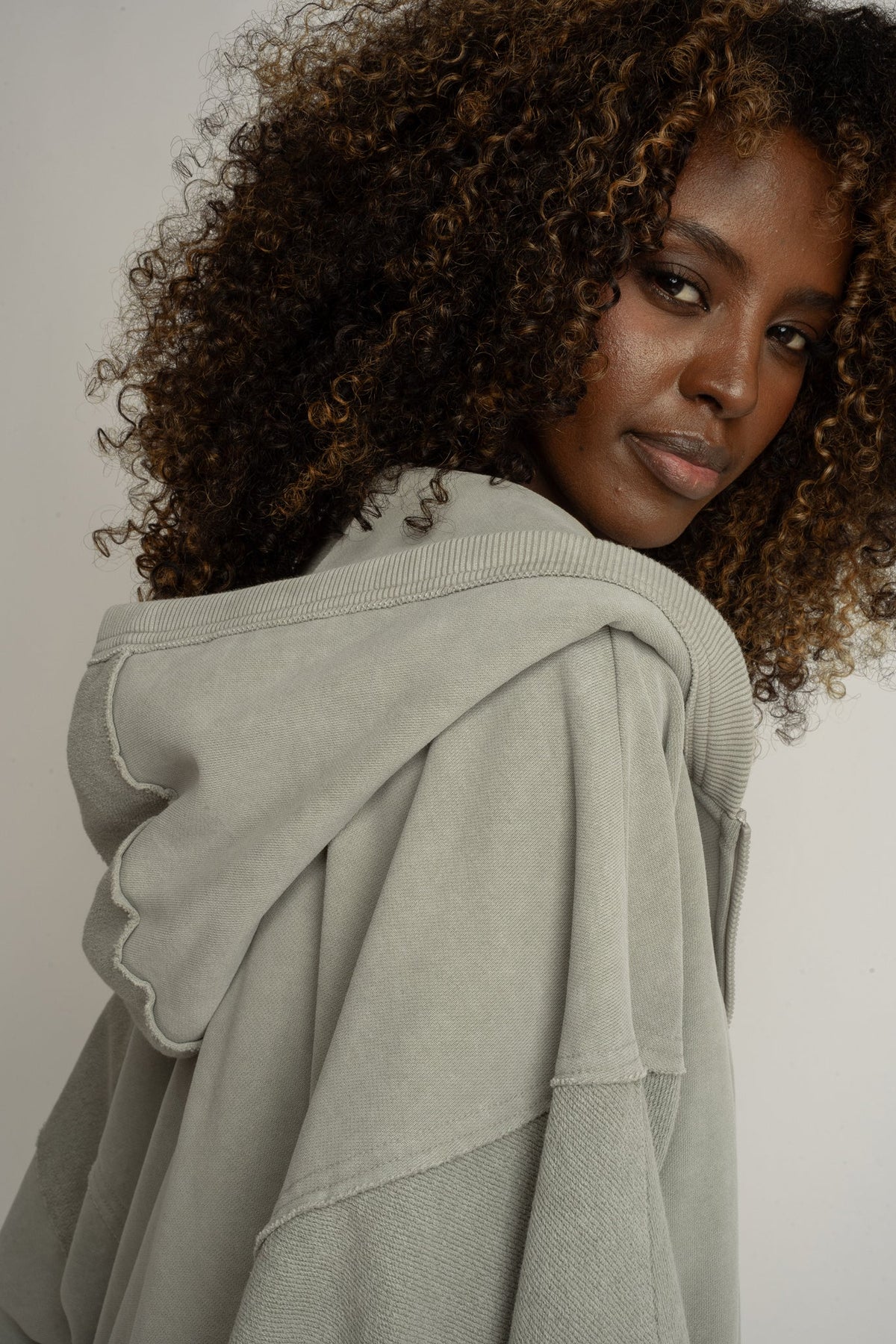 OVERSIZED HOODIE WITH WASHED EFFECT OLIVE - TRONDHEIM