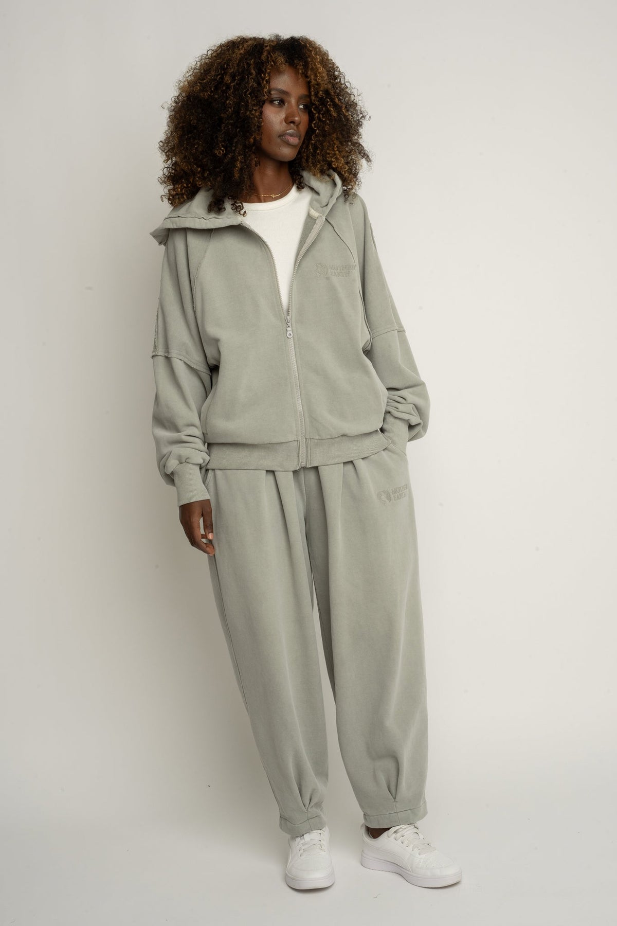 BALLOON FIT SWEATPANTS WITH WASHED EFFECT OLIVE - RIBE PETIT