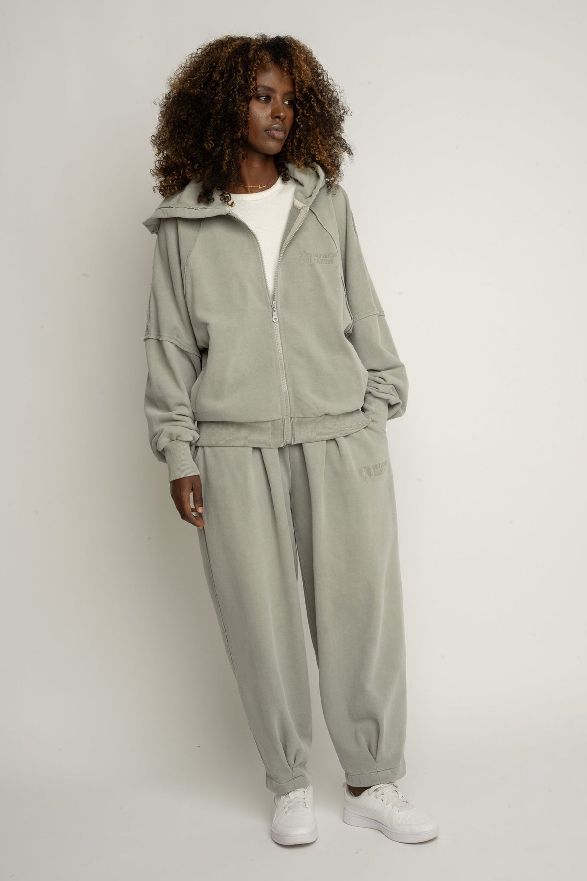 WASHED-EFFECT ZIP-UP HOODIE OLIVE - NARVIK