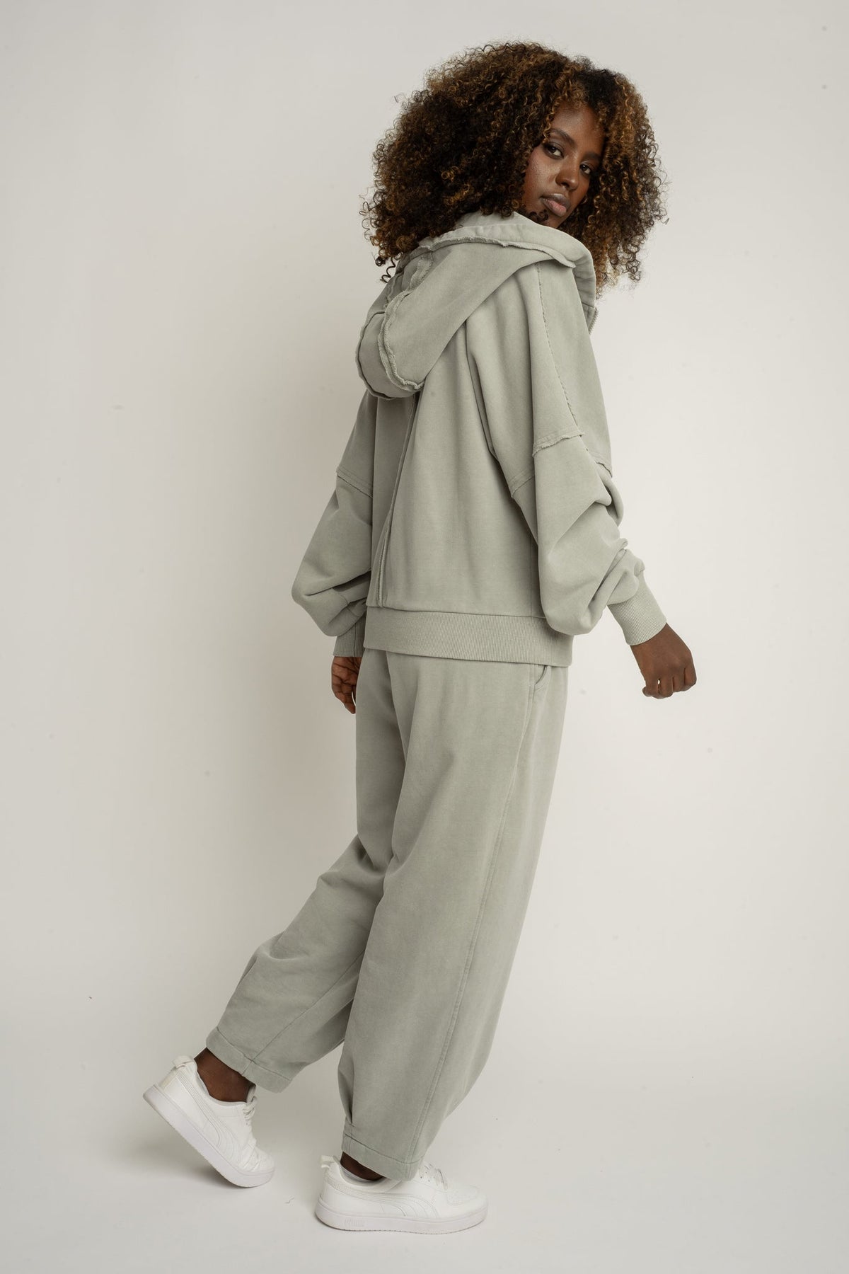 BALLOON FIT SWEATPANTS WITH WASHED EFFECT OLIVE - RIBE PETIT