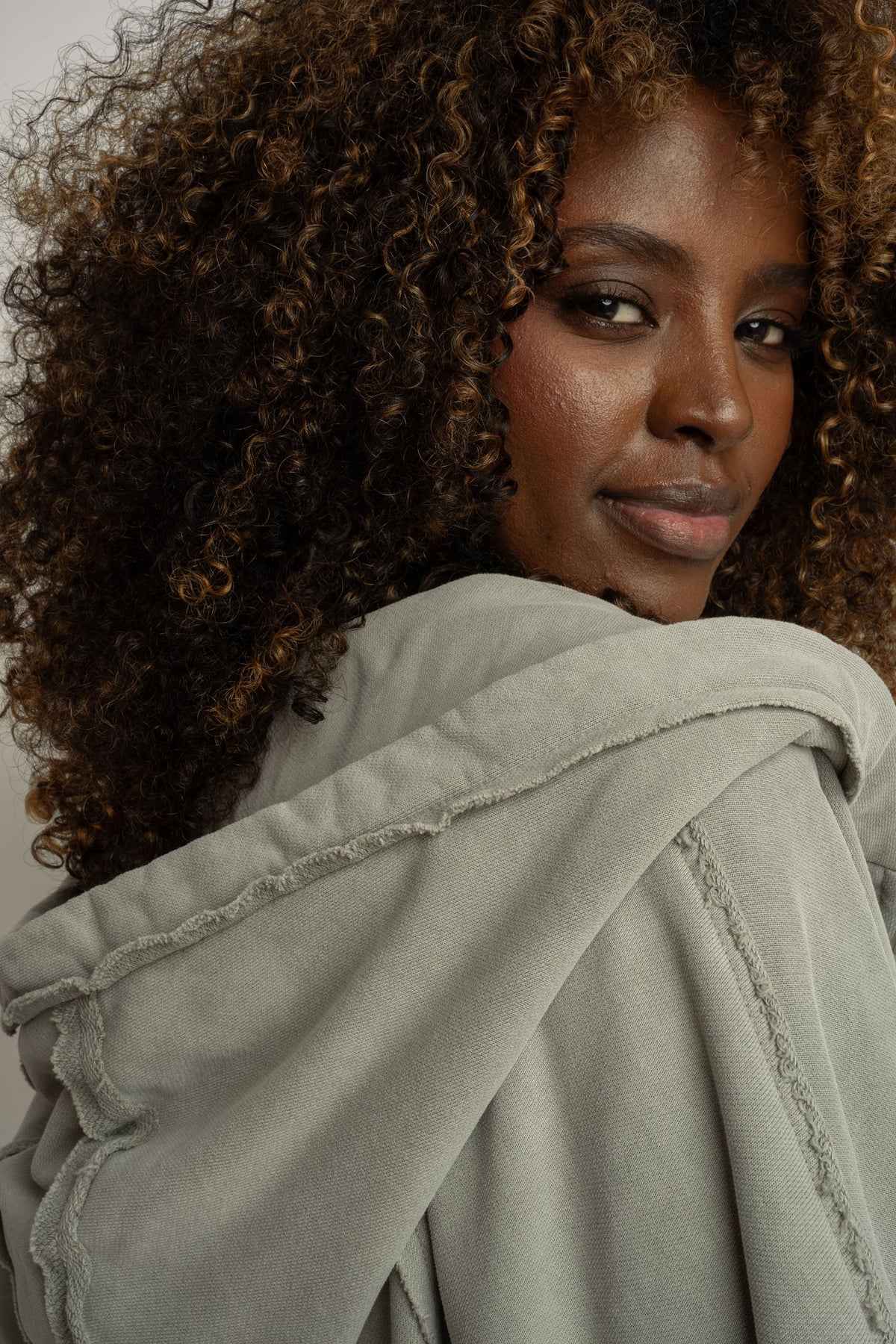 WASHED-EFFECT ZIP-UP HOODIE OLIVE - NARVIK