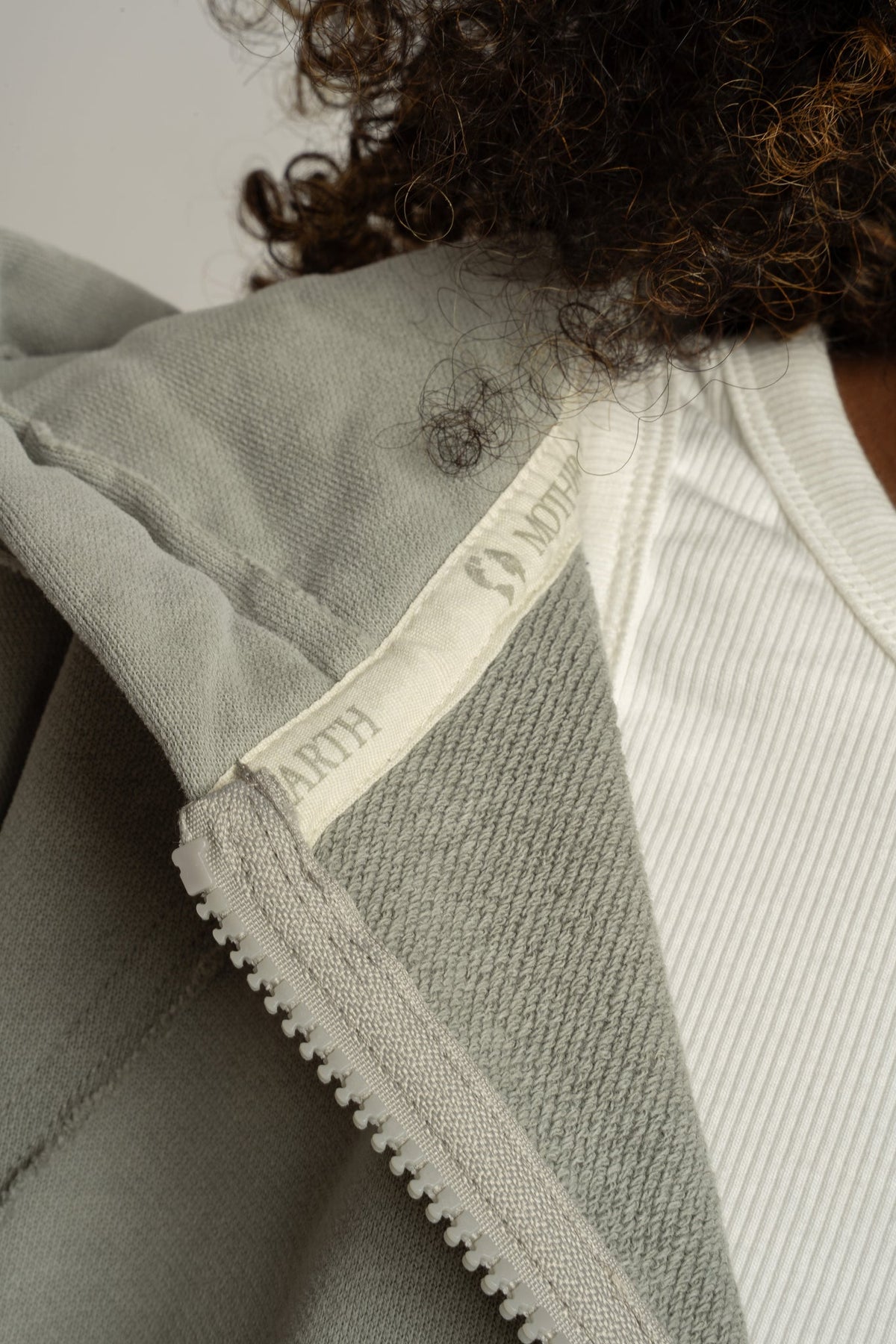 WASHED-EFFECT ZIP-UP HOODIE OLIVE - NARVIK