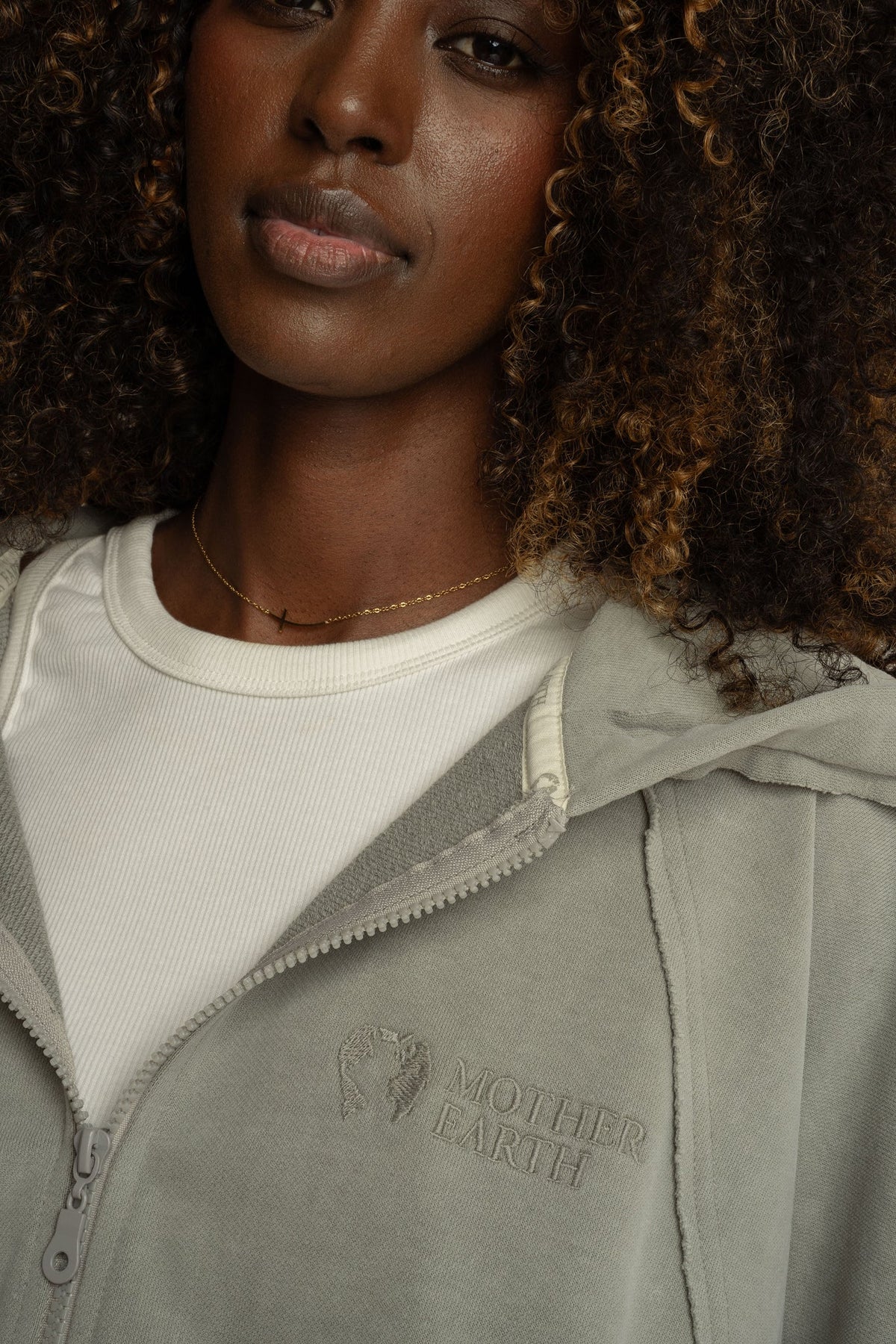 WASHED-EFFECT ZIP-UP HOODIE OLIVE - NARVIK