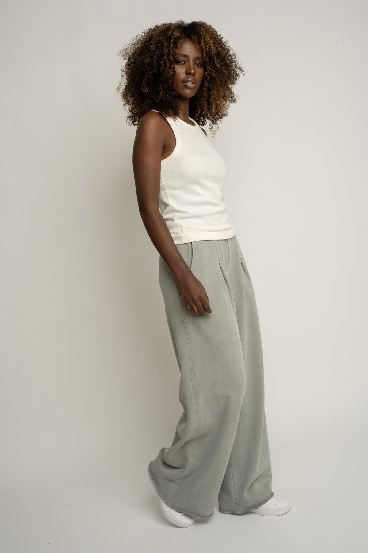WIDE LEG WASHED JOGGERS OLIVE - ESBJERG