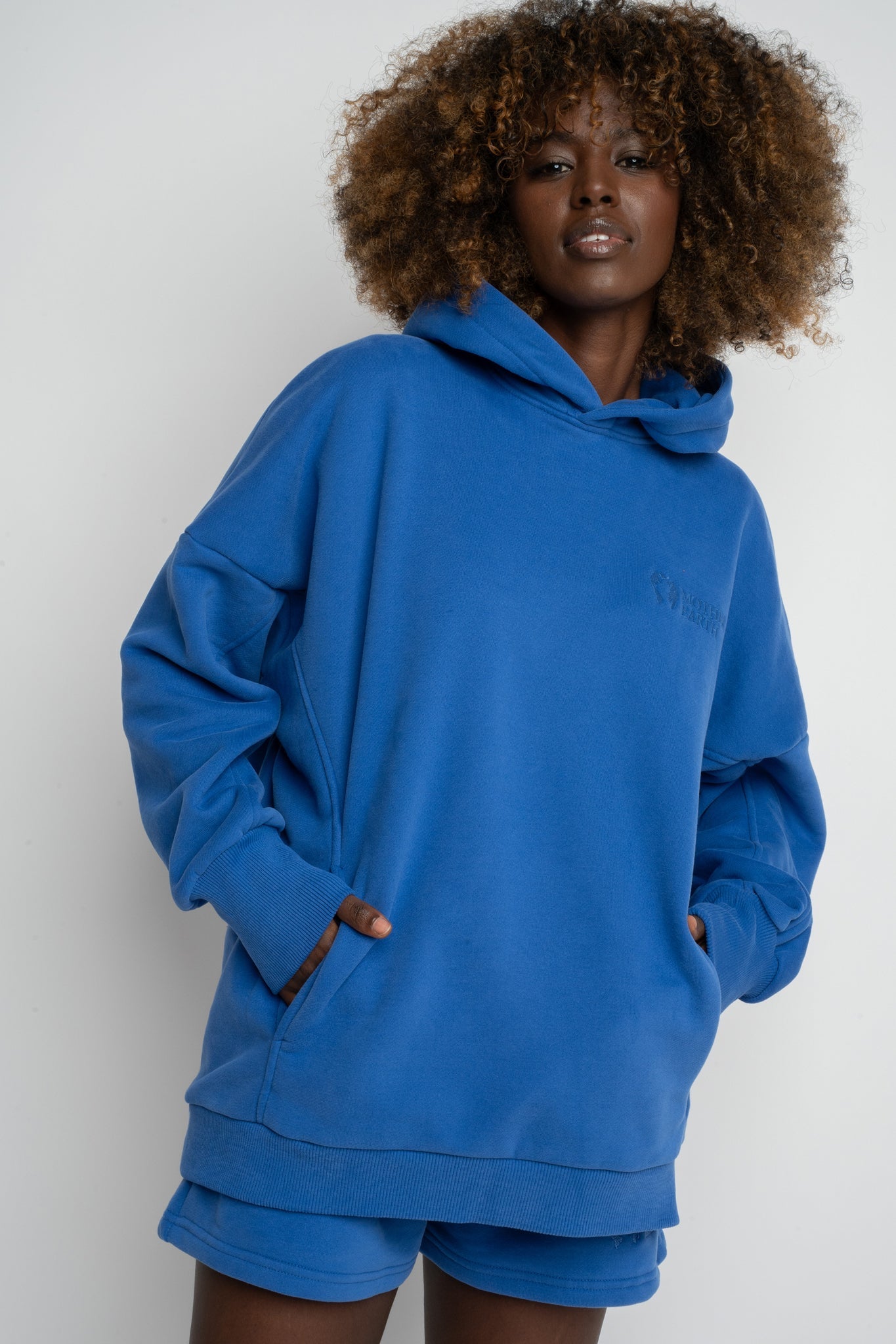 BLUZA OVERSIZE Z KAPTUREM CHABROWA - EGERIA