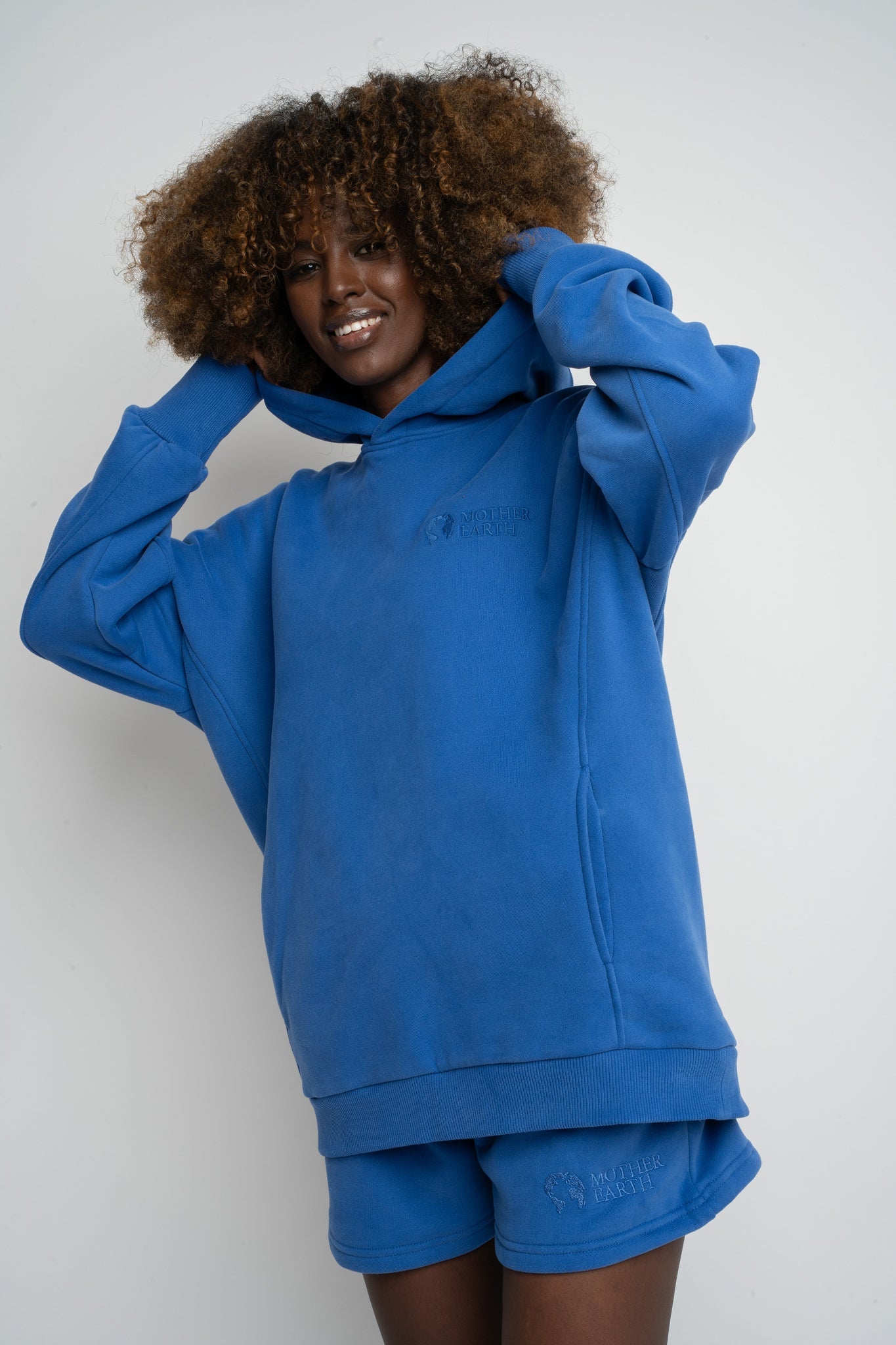 BLUZA OVERSIZE Z KAPTUREM CHABROWA - EGERIA