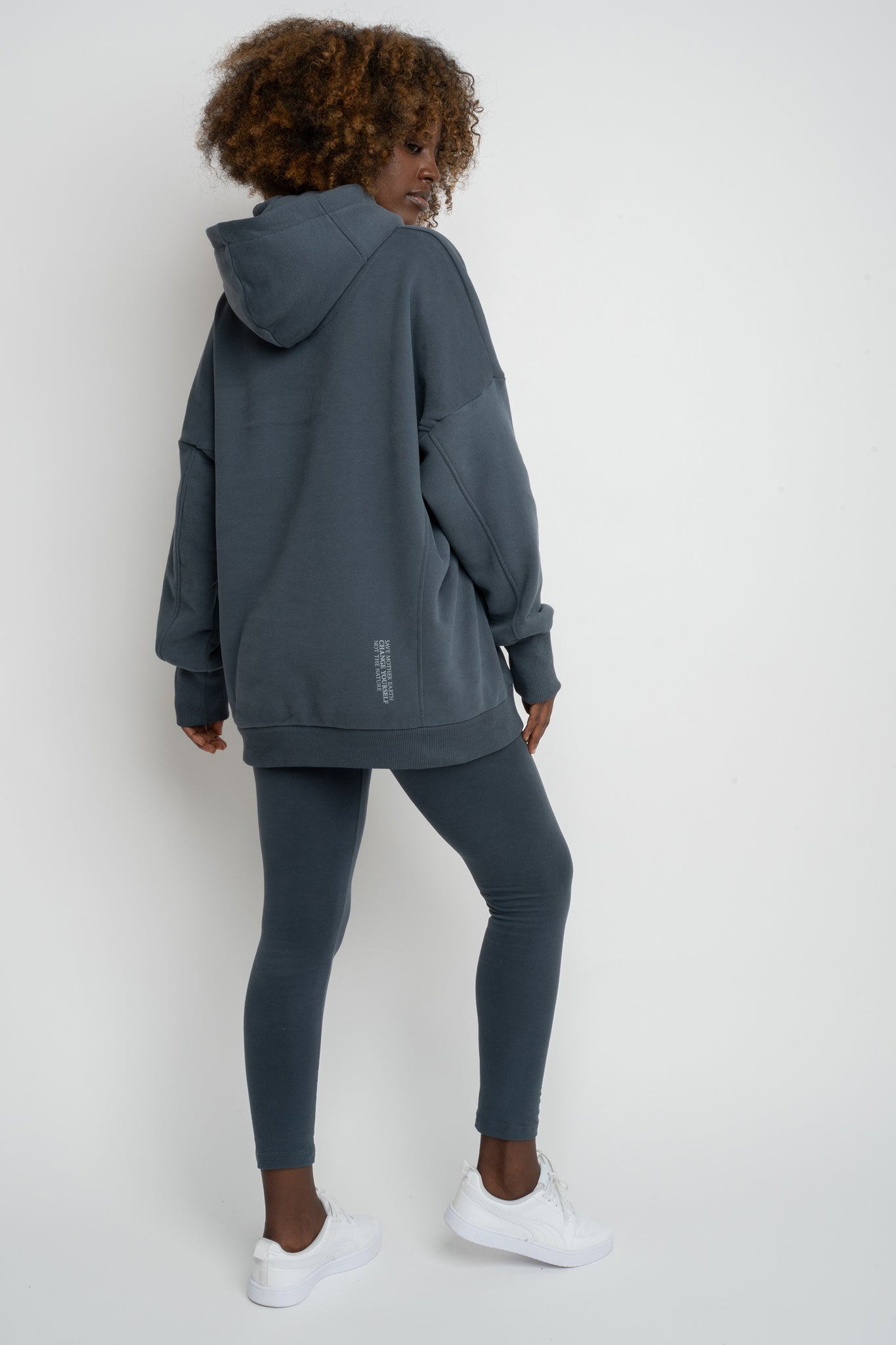 BLUZA OVERSIZE Z KAPTUREM GRAFITOWA- EGERIA