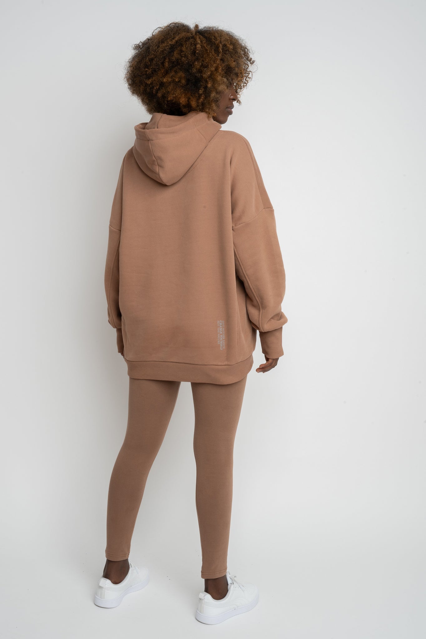 BLUZA OVERSIZE Z KAPTUREM BRĄZOWA- EGERIA