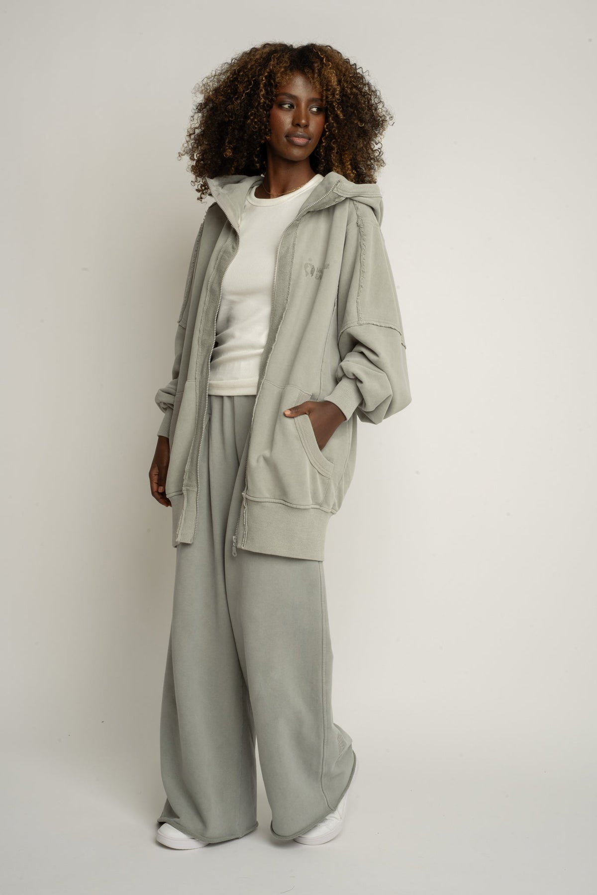 LONG WOMEN'S ZIPPED HOODIE WITH WASHED EFFECT OLIVE - SENJA