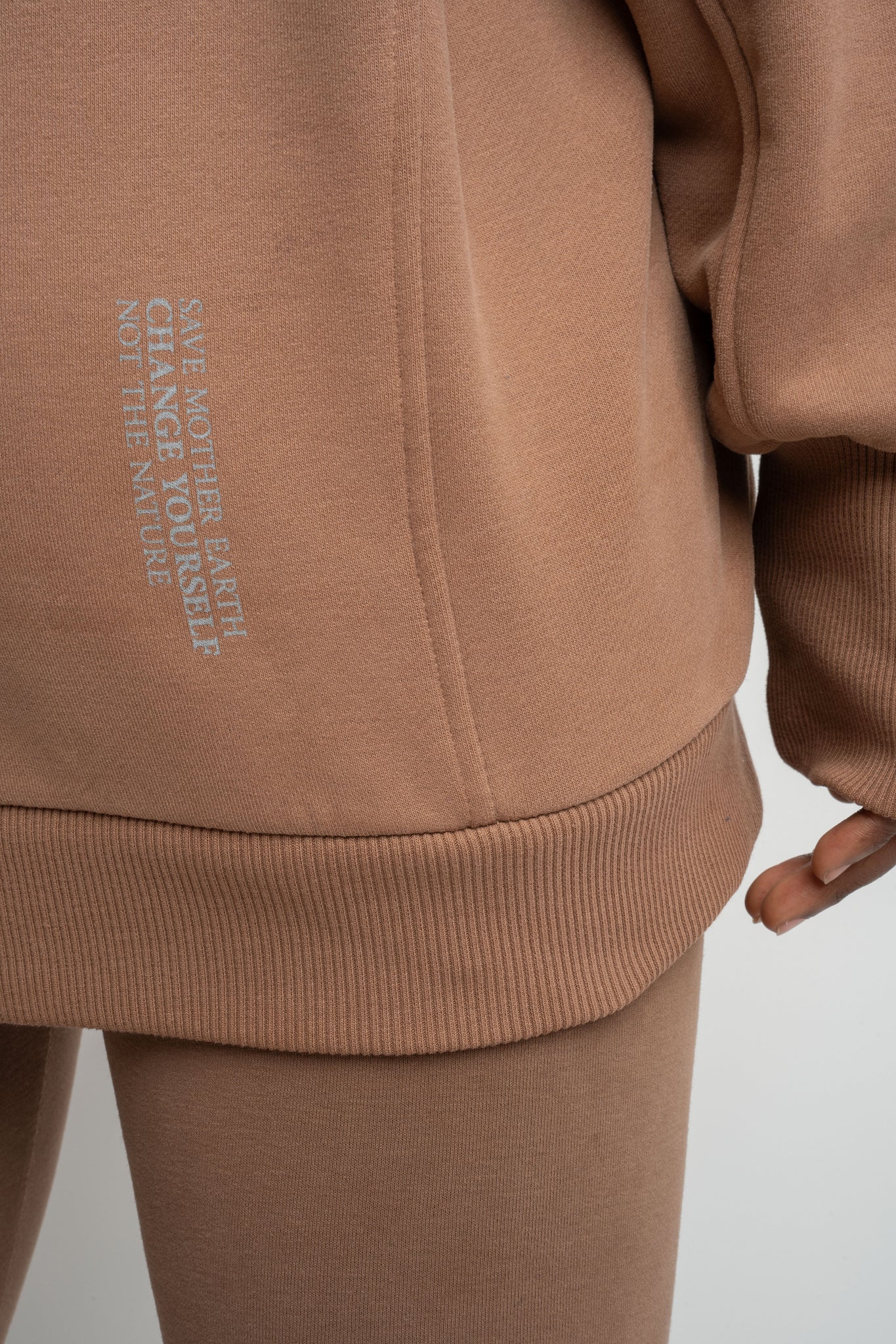 BLUZA OVERSIZE Z KAPTUREM BRĄZOWA- EGERIA