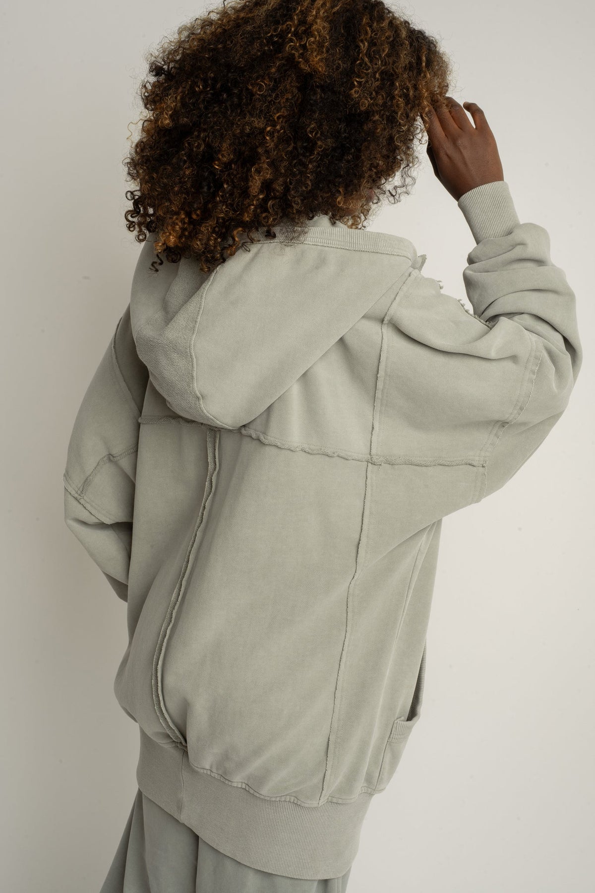 LONG WOMEN'S ZIPPED HOODIE WITH WASHED EFFECT OLIVE - SENJA
