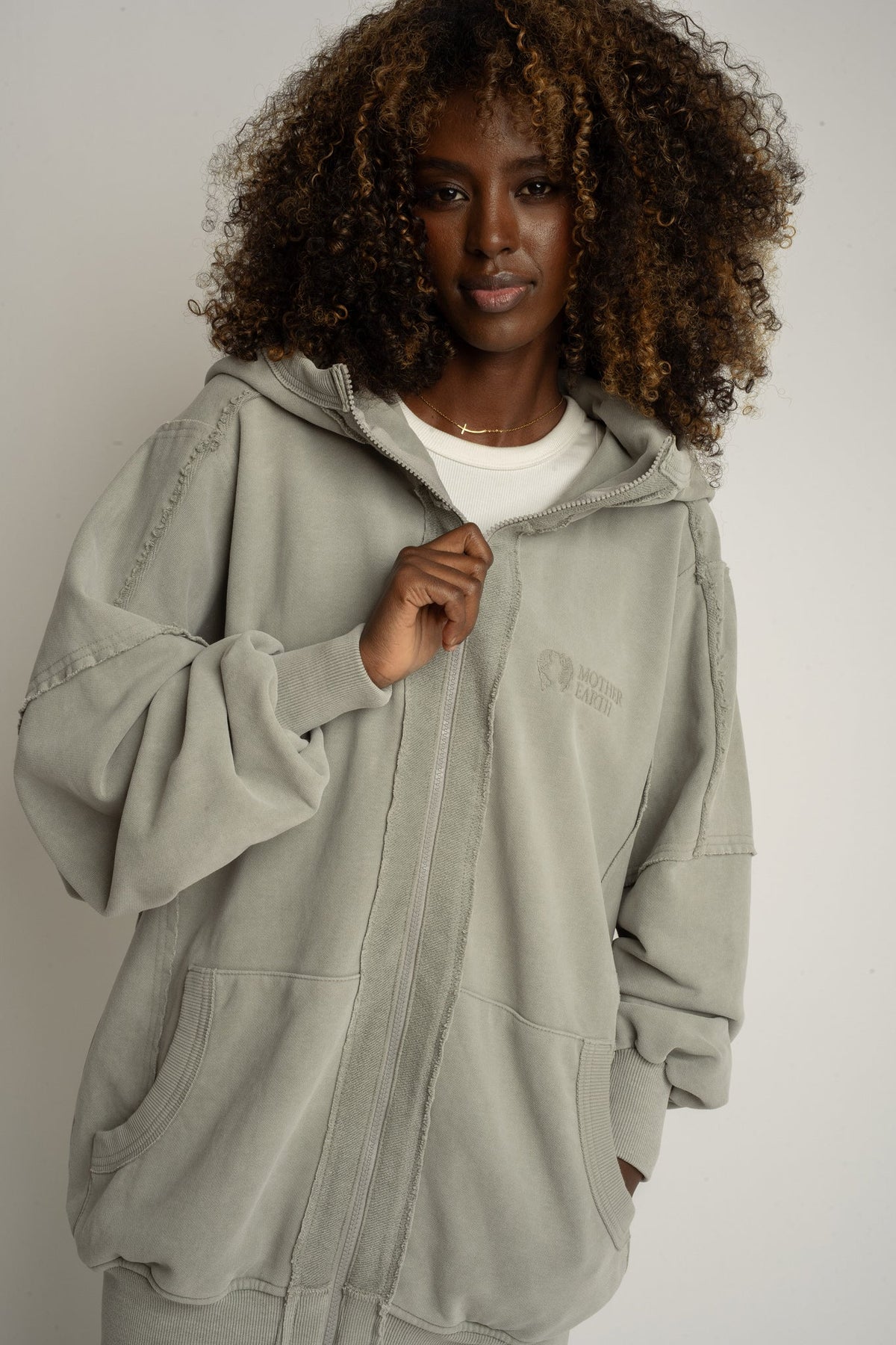 LONG WOMEN'S ZIPPED HOODIE WITH WASHED EFFECT OLIVE - SENJA