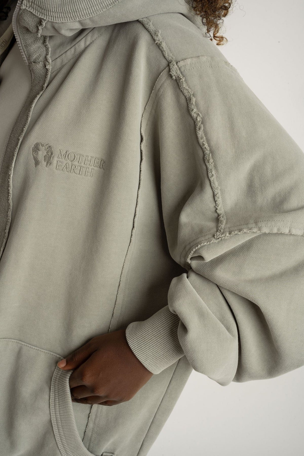LONG WOMEN'S ZIPPED HOODIE WITH WASHED EFFECT OLIVE - SENJA