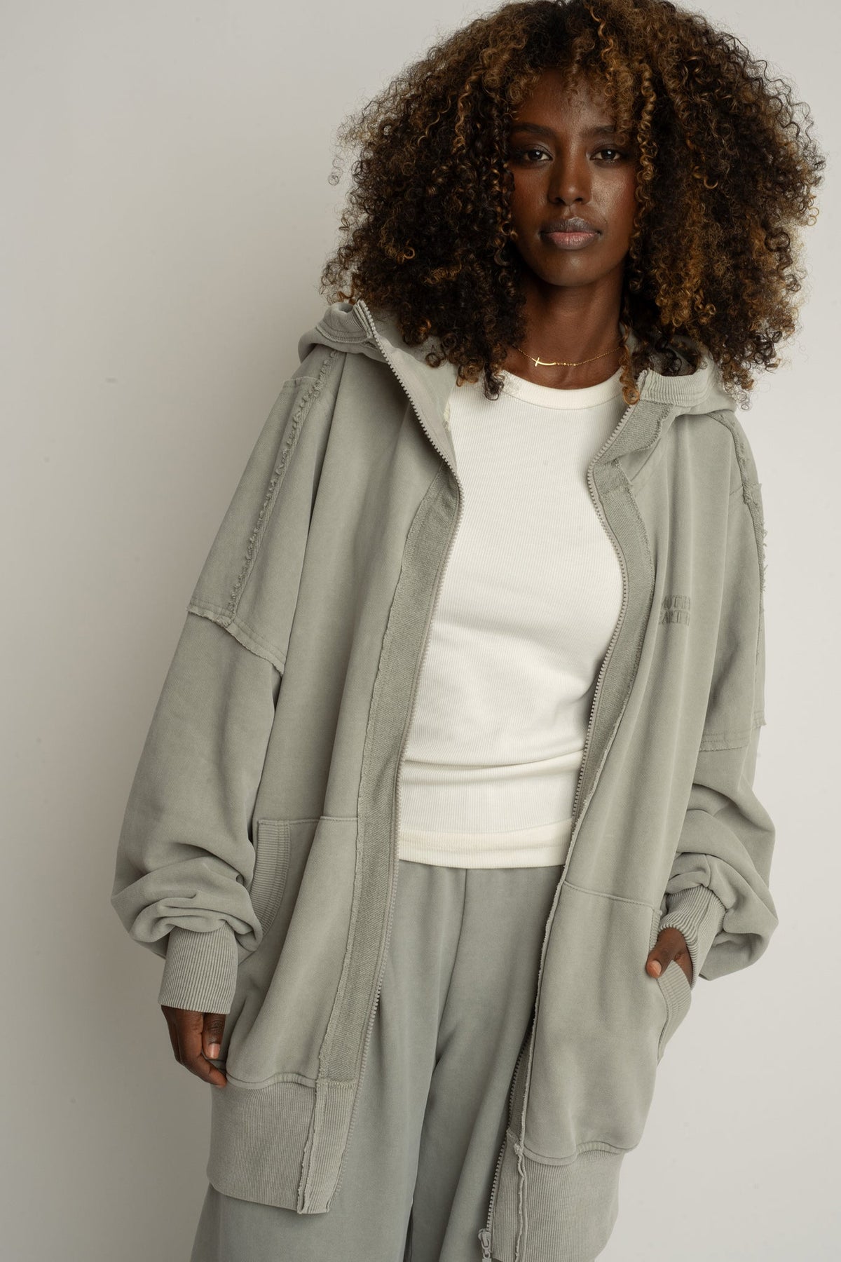 LONG WOMEN'S ZIPPED HOODIE WITH WASHED EFFECT OLIVE - SENJA