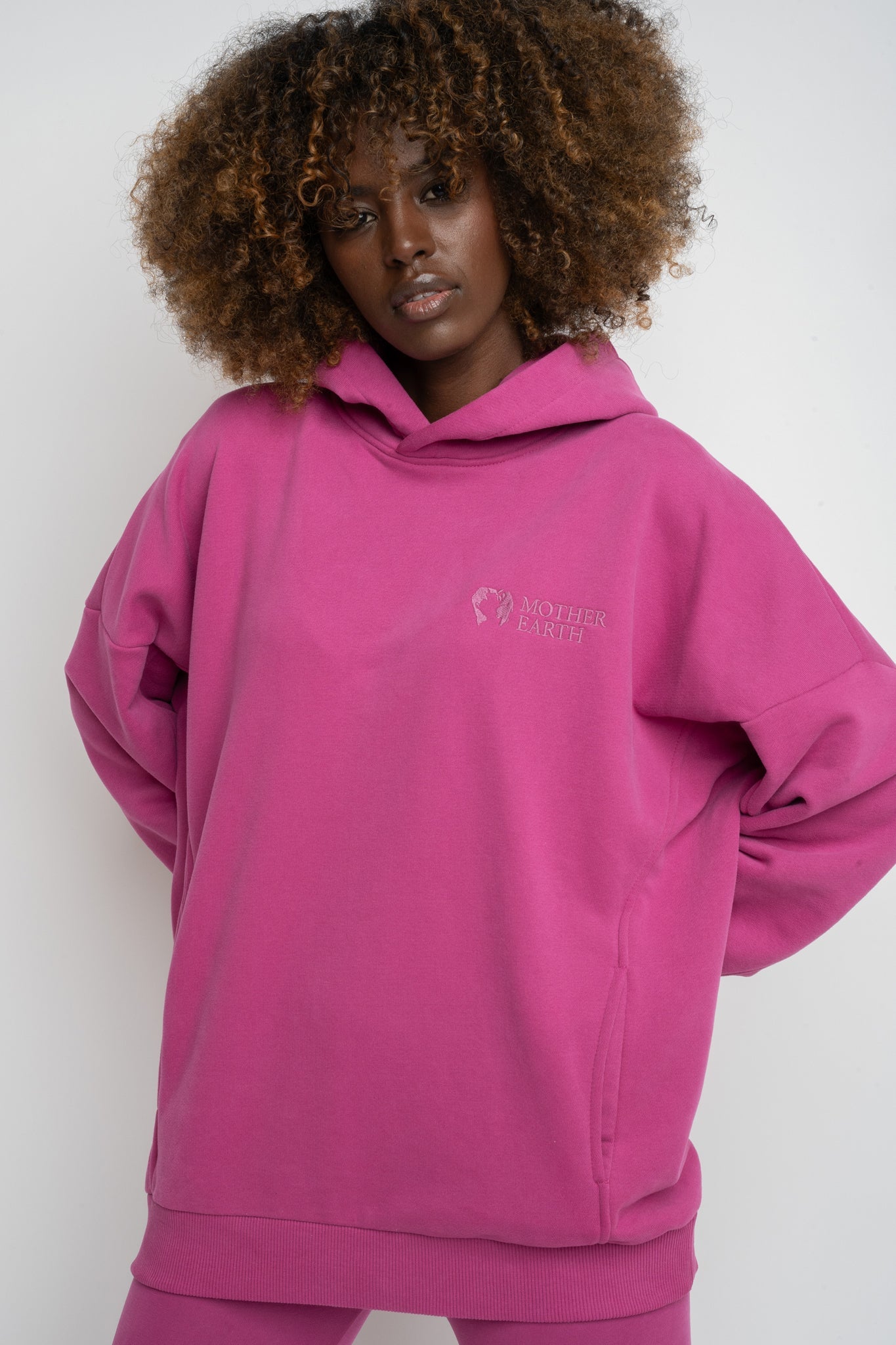 BLUZA OVERSIZE Z KAPTUREM RÓŻOWA- EGERIA