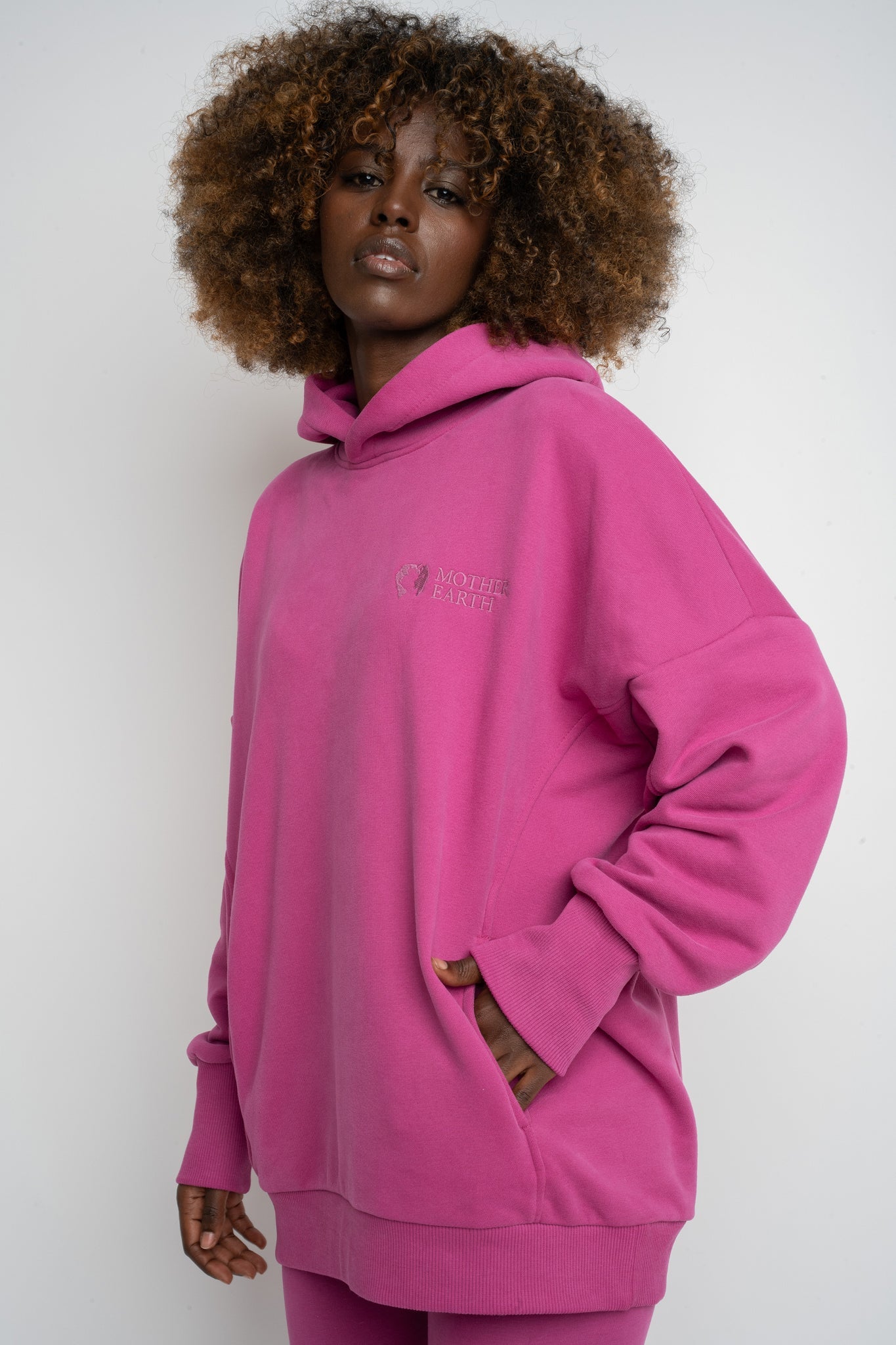 BLUZA OVERSIZE Z KAPTUREM RÓŻOWA- EGERIA