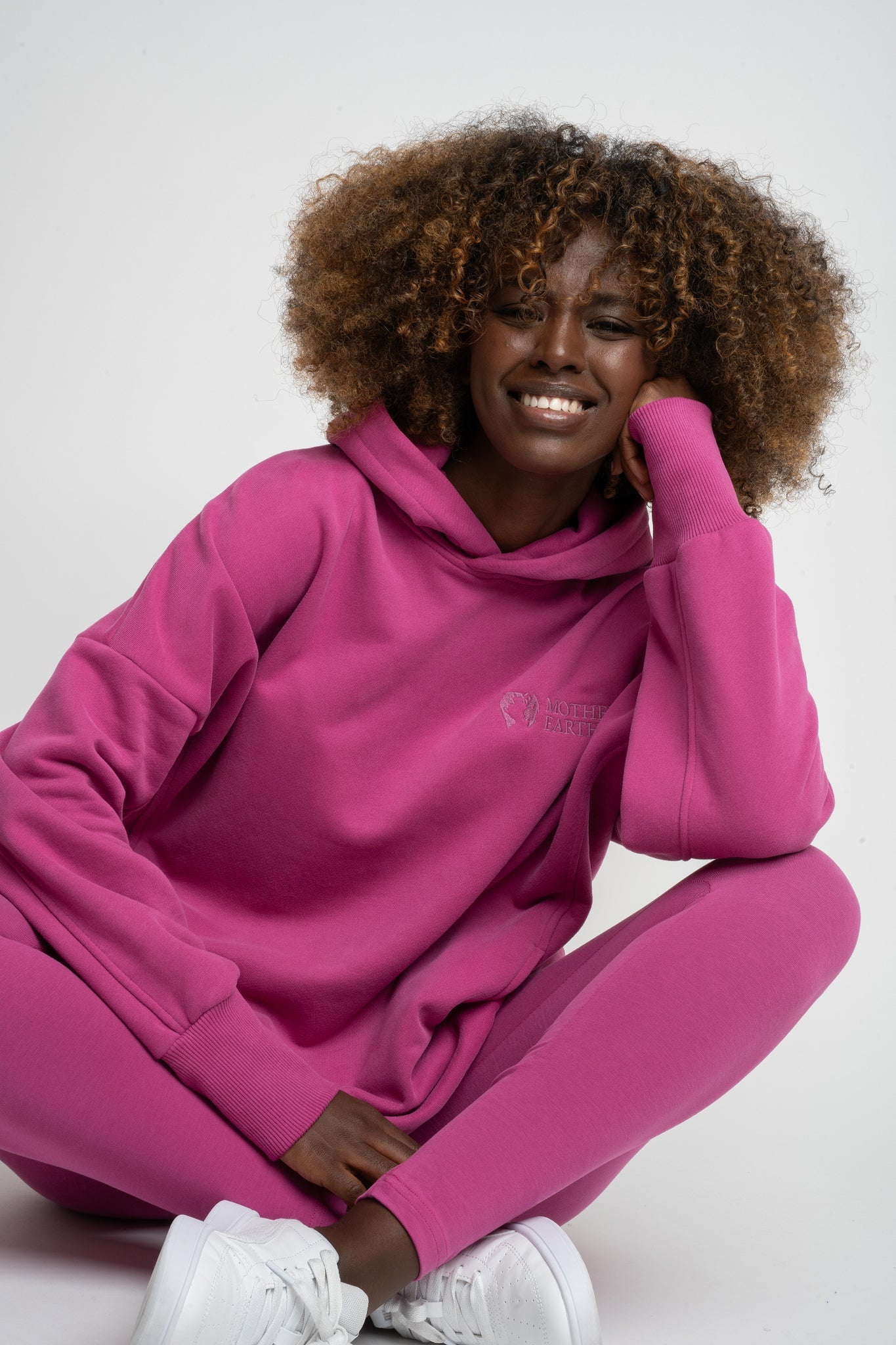 BLUZA OVERSIZE Z KAPTUREM RÓŻOWA- EGERIA