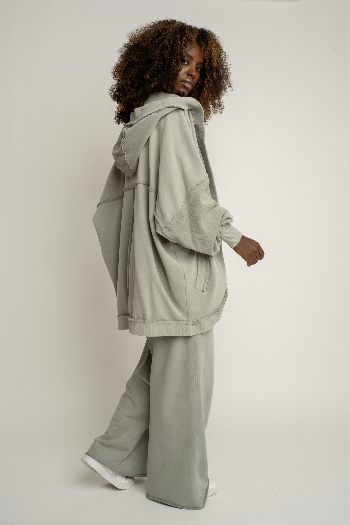 WASHED-EFFECT SWEATSHIRT OLIVE - LUND