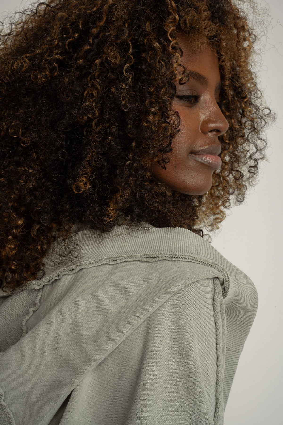 WASHED-EFFECT SWEATSHIRT OLIVE - LUND