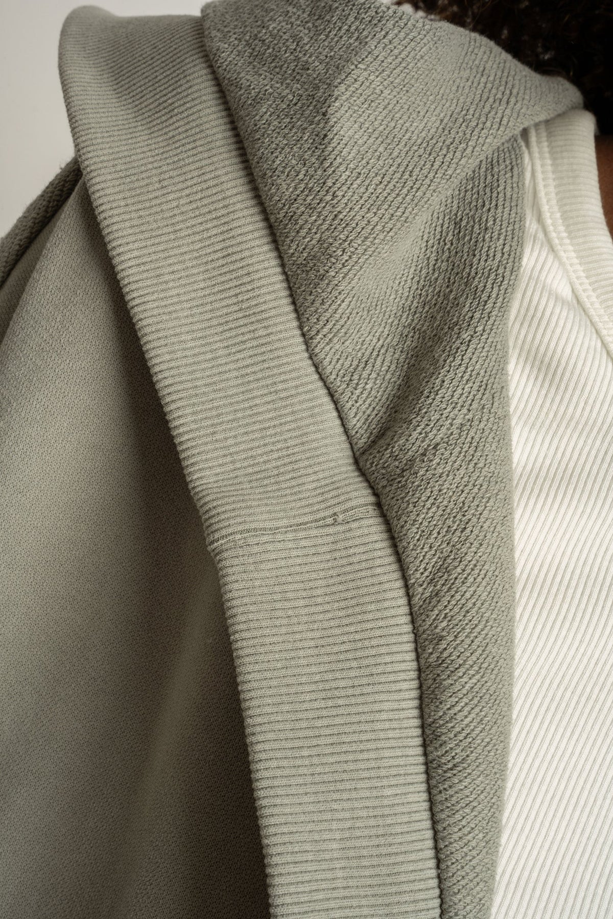 WASHED-EFFECT SWEATSHIRT OLIVE - LUND