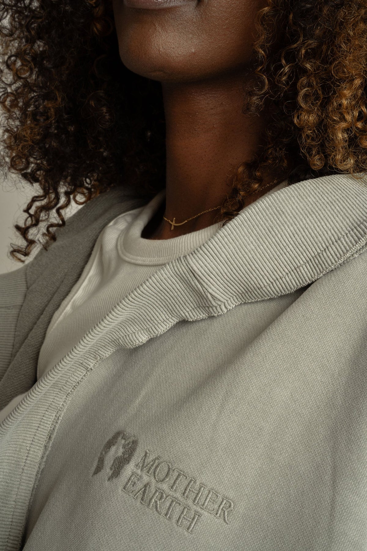 WASHED-EFFECT SWEATSHIRT OLIVE - LUND