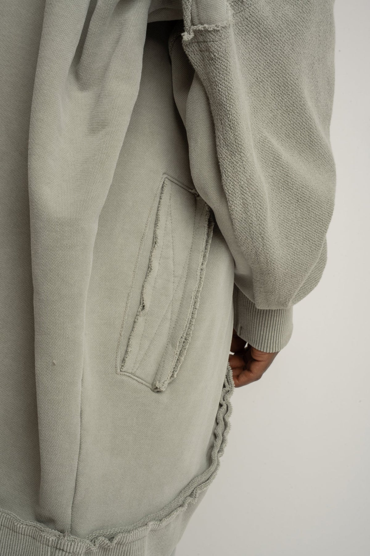 WASHED-EFFECT SWEATSHIRT OLIVE - LUND