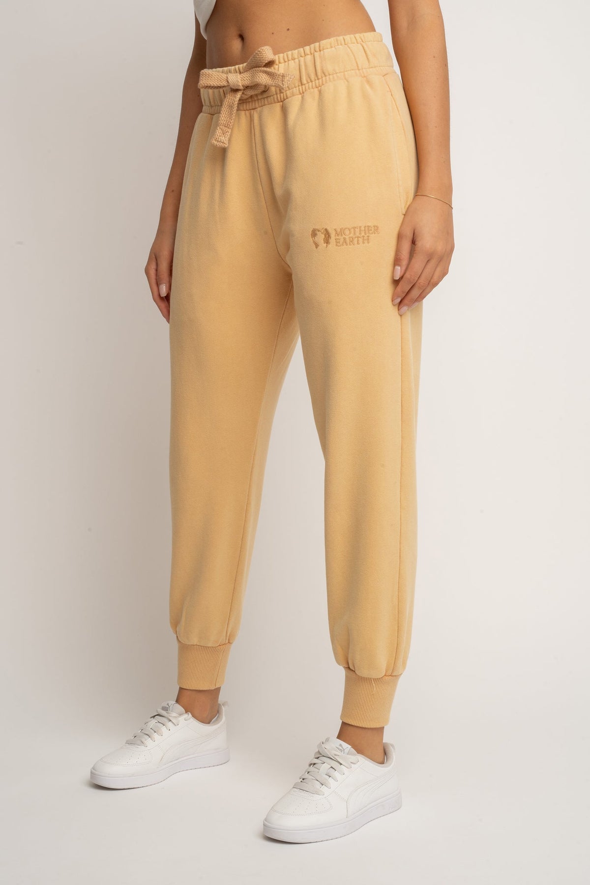 SPODNIE DRESOWE TYPU JOGGER Z EFEKTEM WASHED MUSZTARDOWE - ODENSE