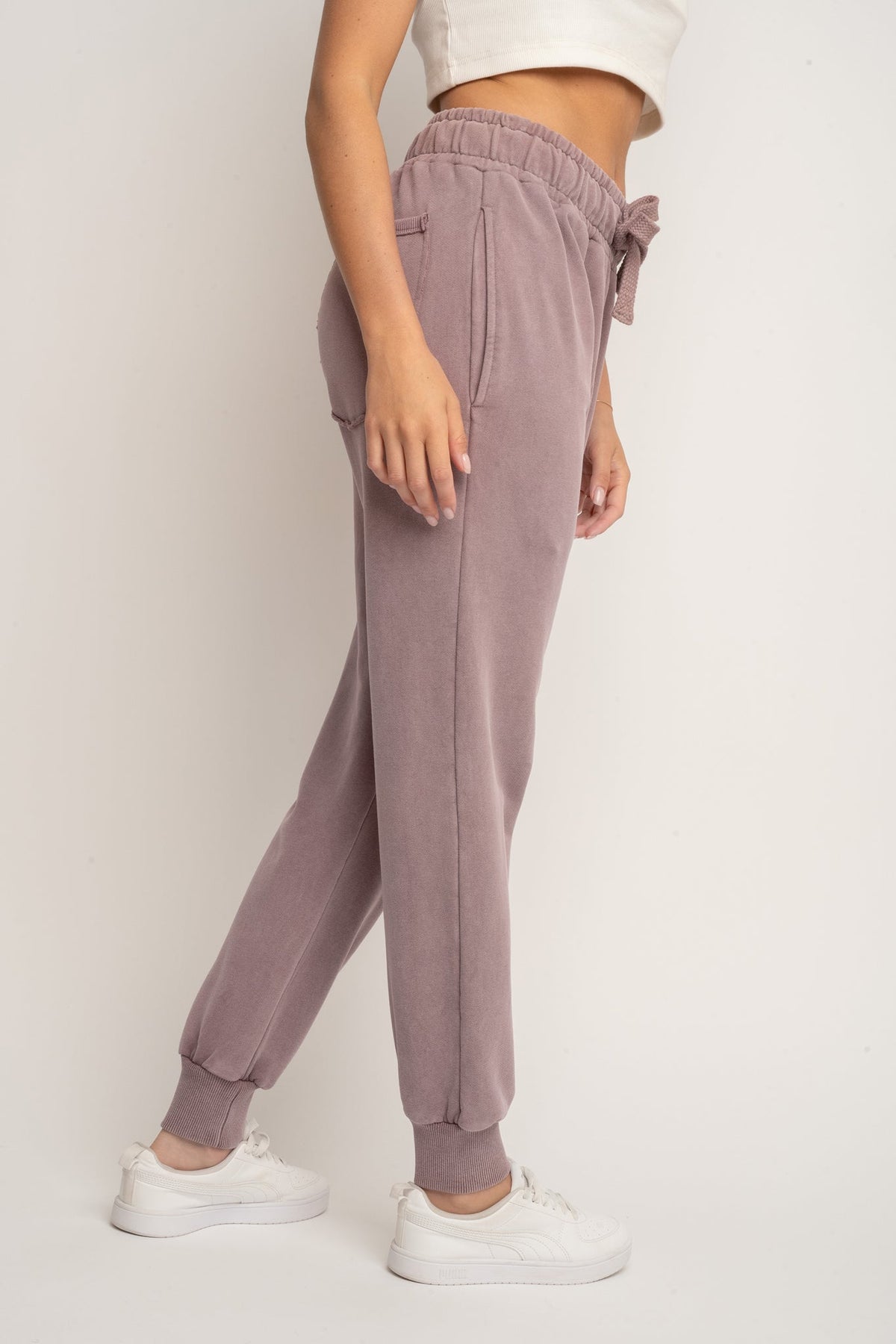 SPODNIE DRESOWE TYPU JOGGER Z EFEKTEM WASHED WRZOSOWE - ODENSE