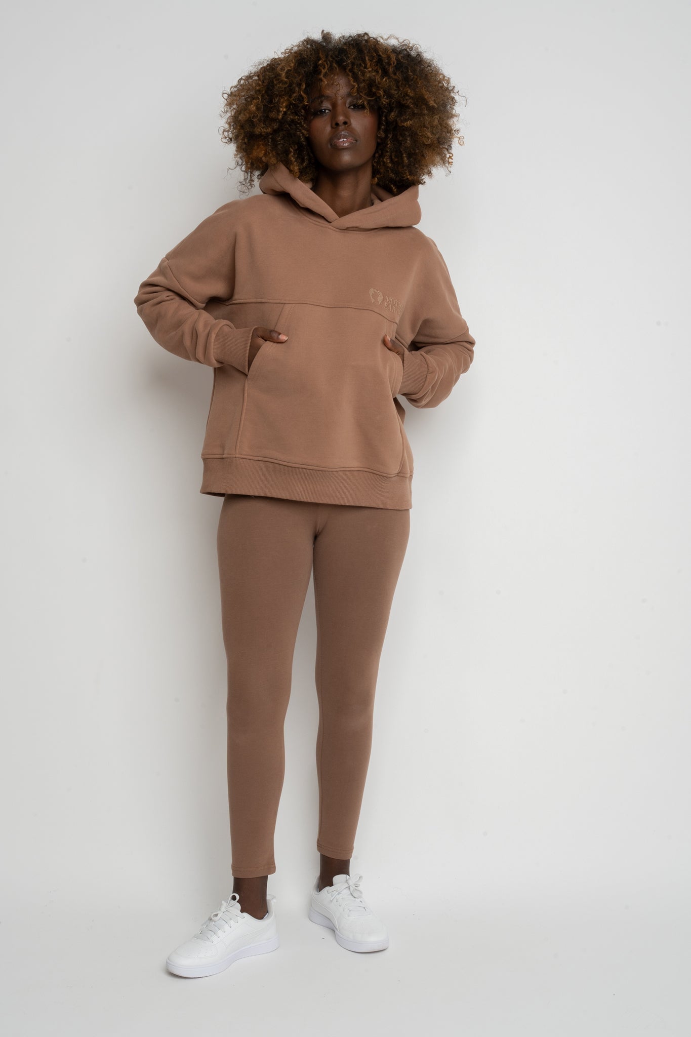 BLUZA Z KAPTUREM BRĄZOWA - MURIA