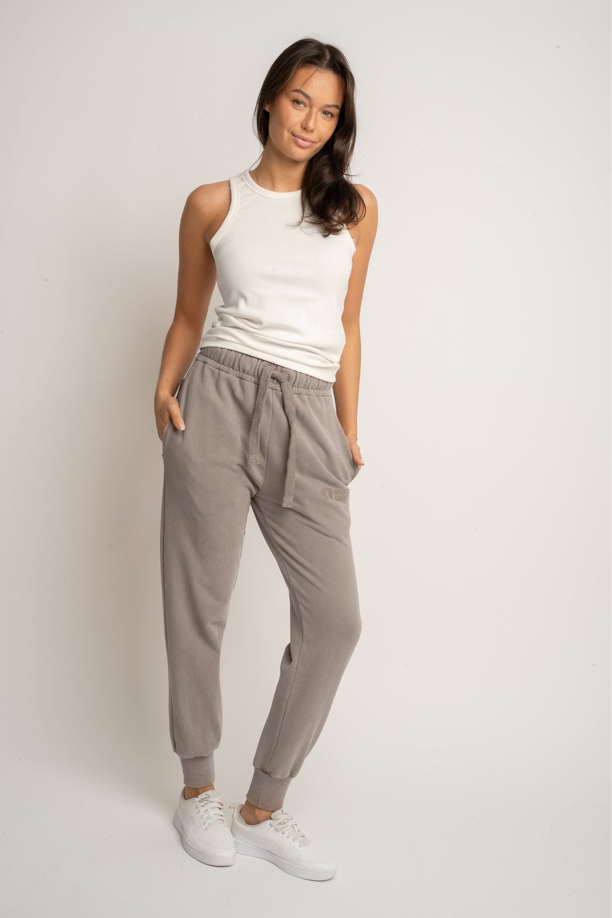 SPODNIE DRESOWE TYPU JOGGER Z EFEKTEM WASHED MOCCA - ODENSE