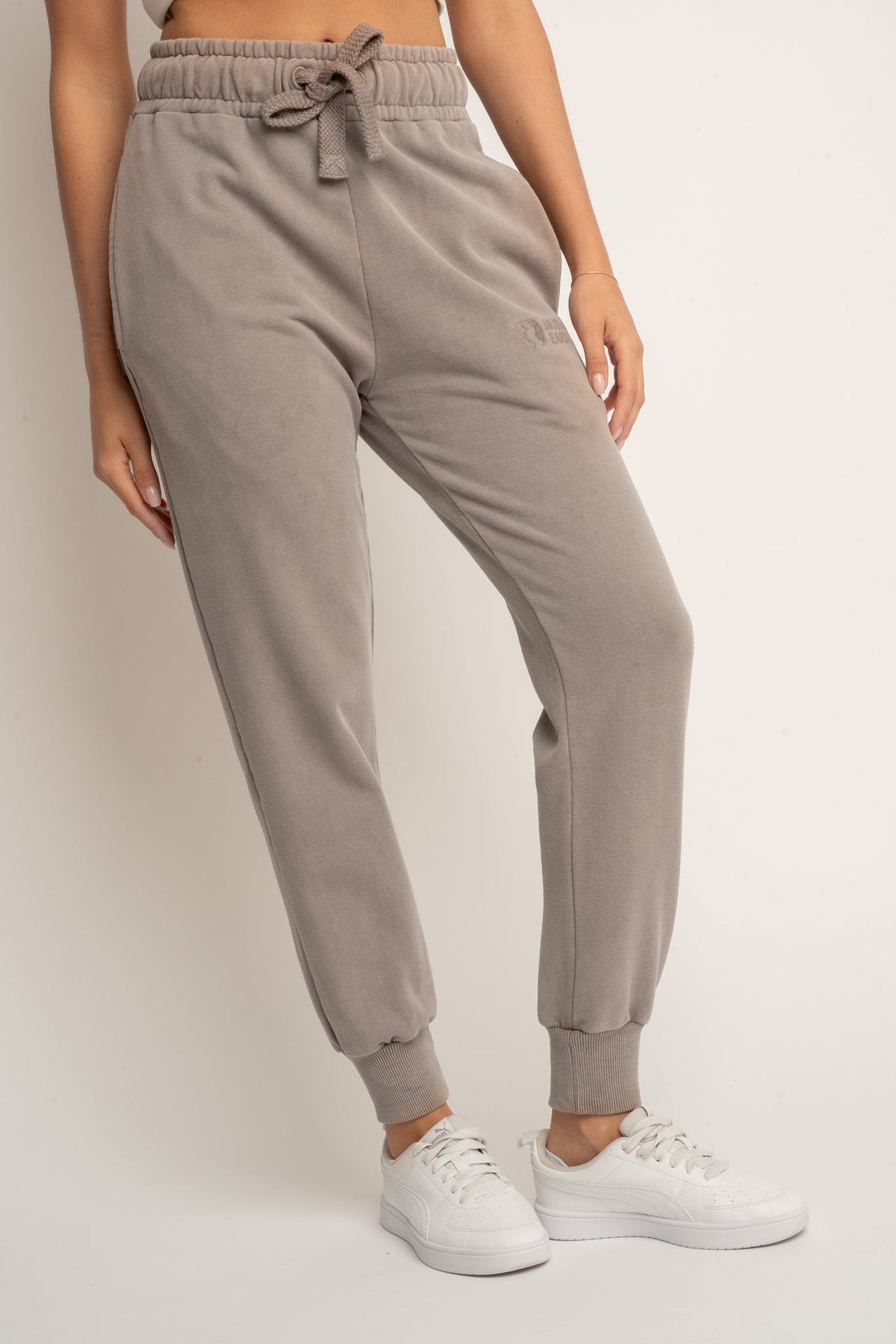 SPODNIE DRESOWE TYPU JOGGER Z EFEKTEM WASHED MOCCA - ODENSE