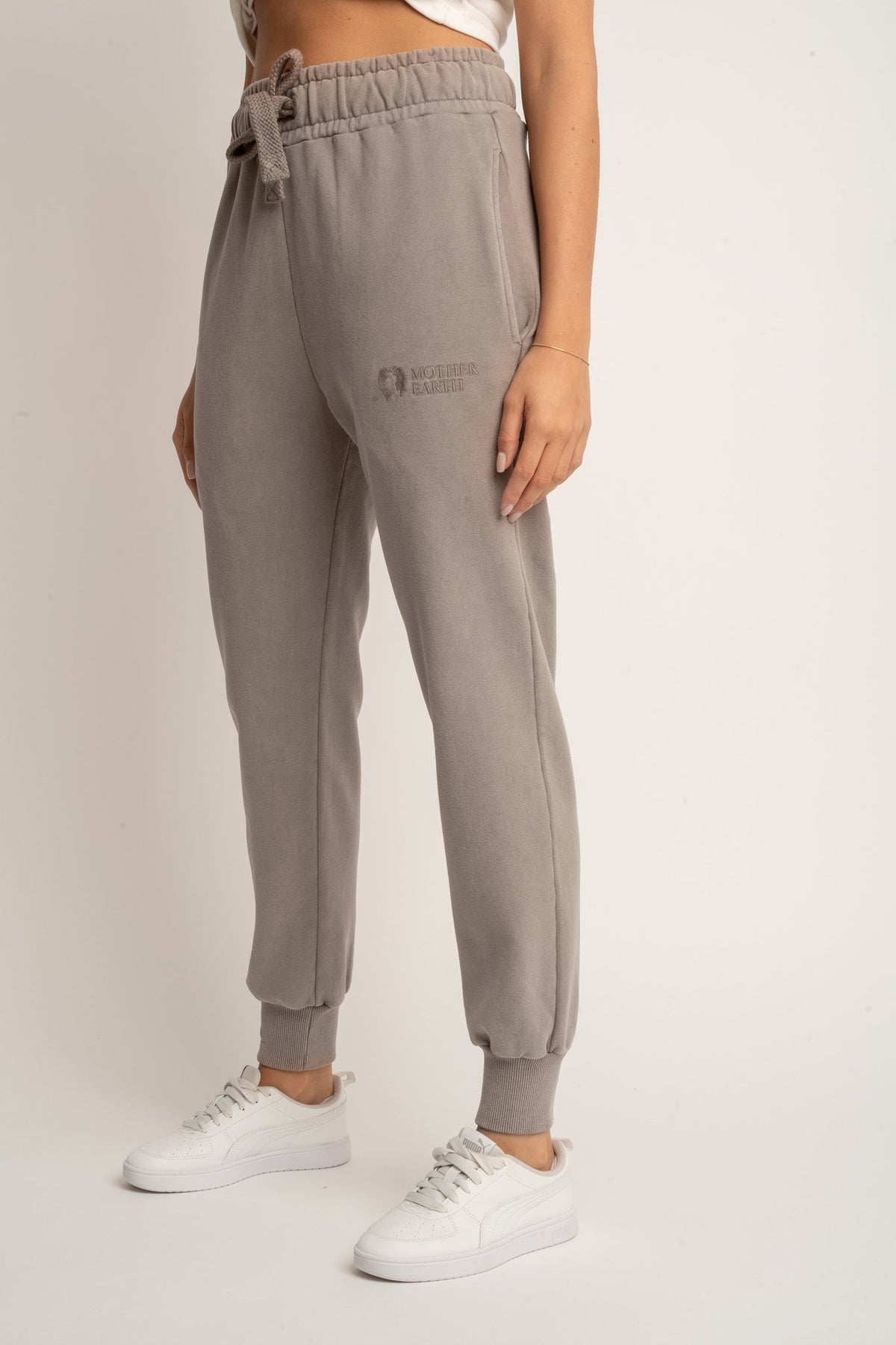 SPODNIE DRESOWE TYPU JOGGER Z EFEKTEM WASHED MOCCA - ODENSE